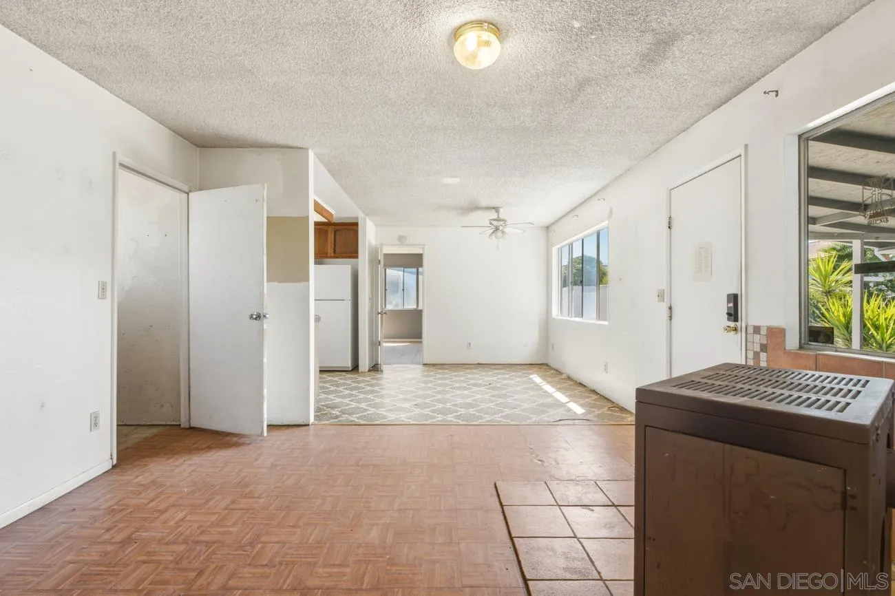 https://cdn.realtyfeed.com/cdn/127/260014532/3c95870682bc5ea1eb1aad982a2bcbc2.webp