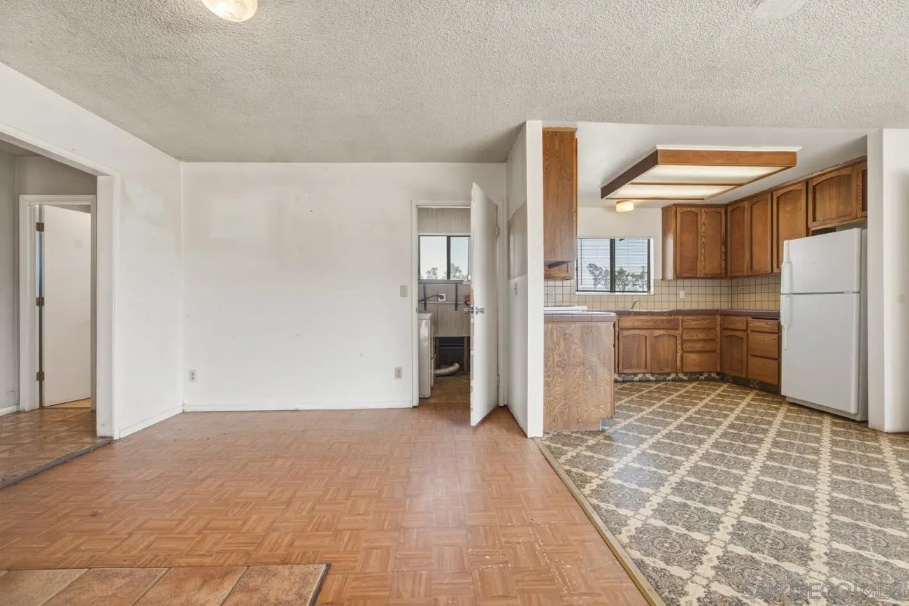 https://cdn.realtyfeed.com/cdn/127/260014532/95b348d0c37a8beb402192cd2da1d7c7.webp