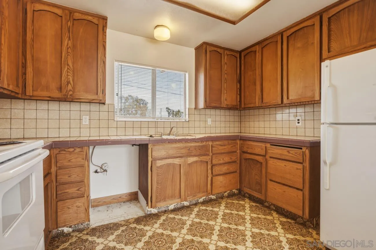 https://cdn.realtyfeed.com/cdn/127/260014532/c2f0955ff696511cb281e23d266ceb50.webp