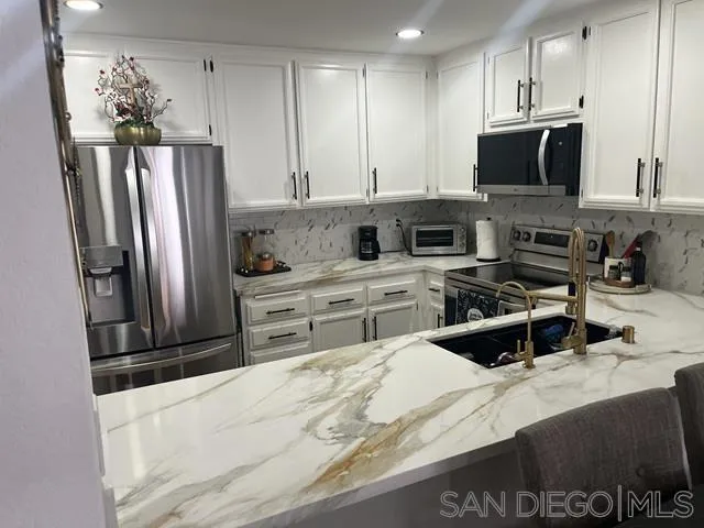 https://cdn.realtyfeed.com/cdn/127/260014533/267742eb13df0d954a56e5567a716ec4.webp
