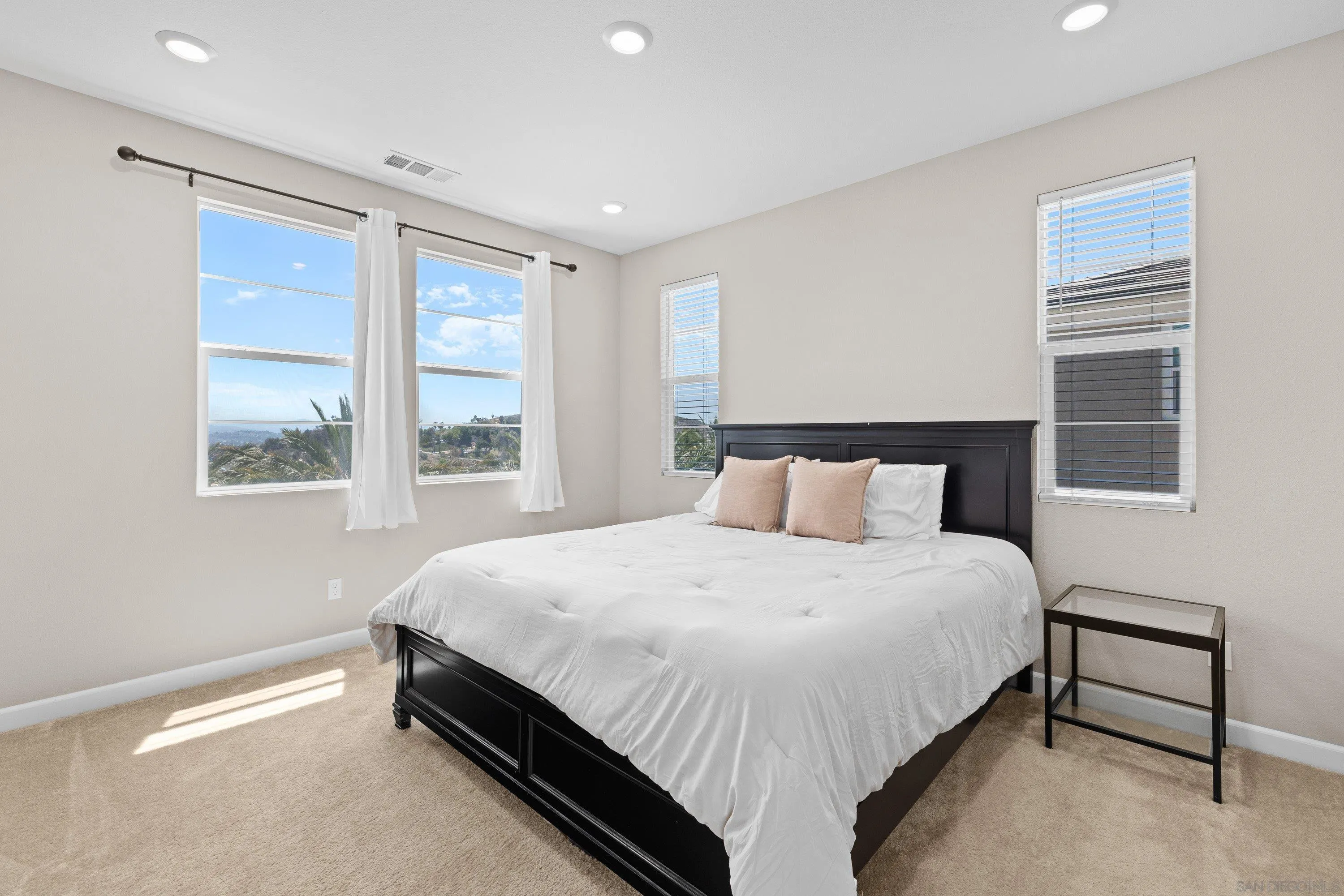 https://cdn.realtyfeed.com/cdn/127/260014534/2b9a675694a413f83d5304a72b34dd4d.webp