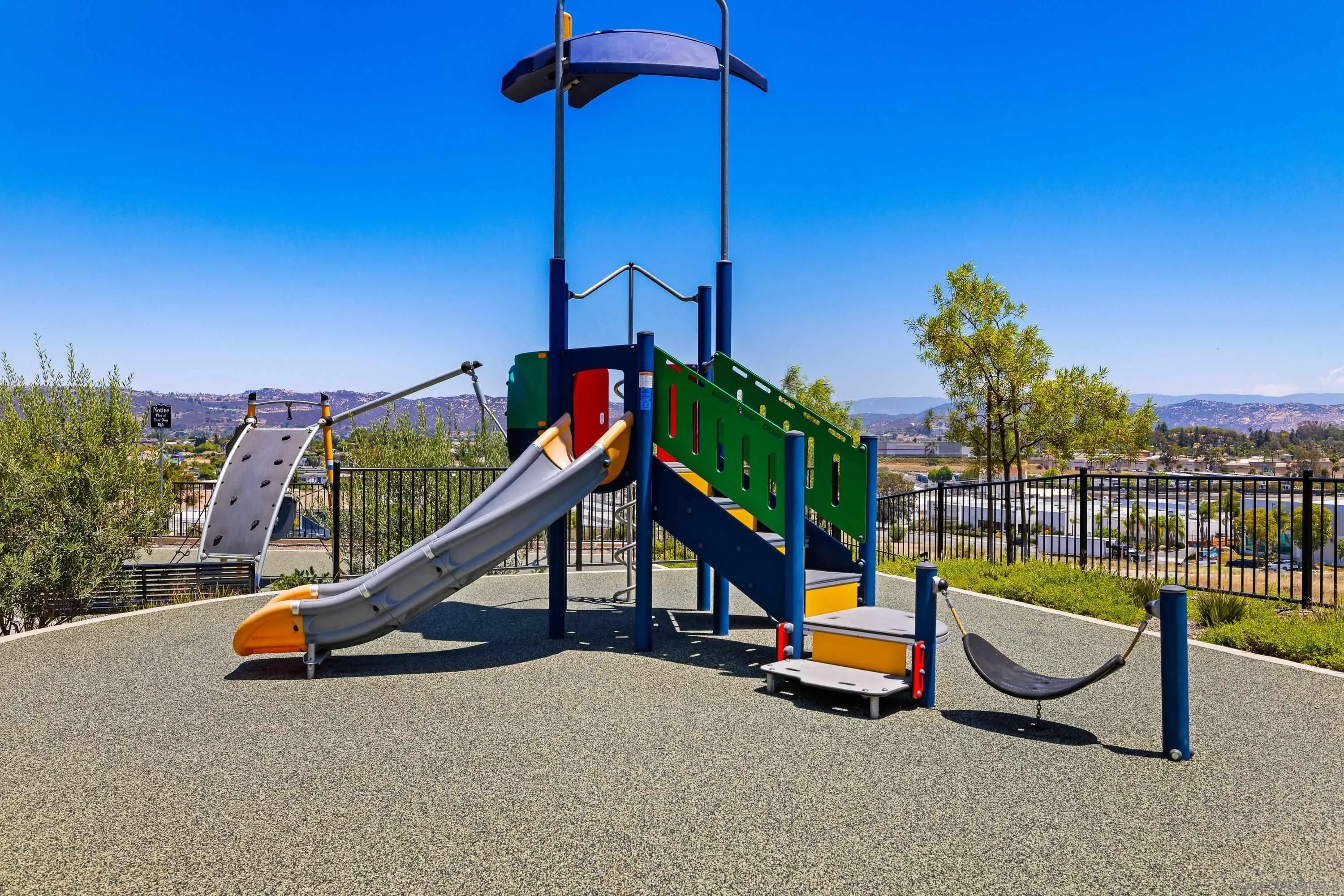 https://cdn.realtyfeed.com/cdn/127/260014534/48f5ba2adb2c65bbbfa16cad9ecc09cf.webp