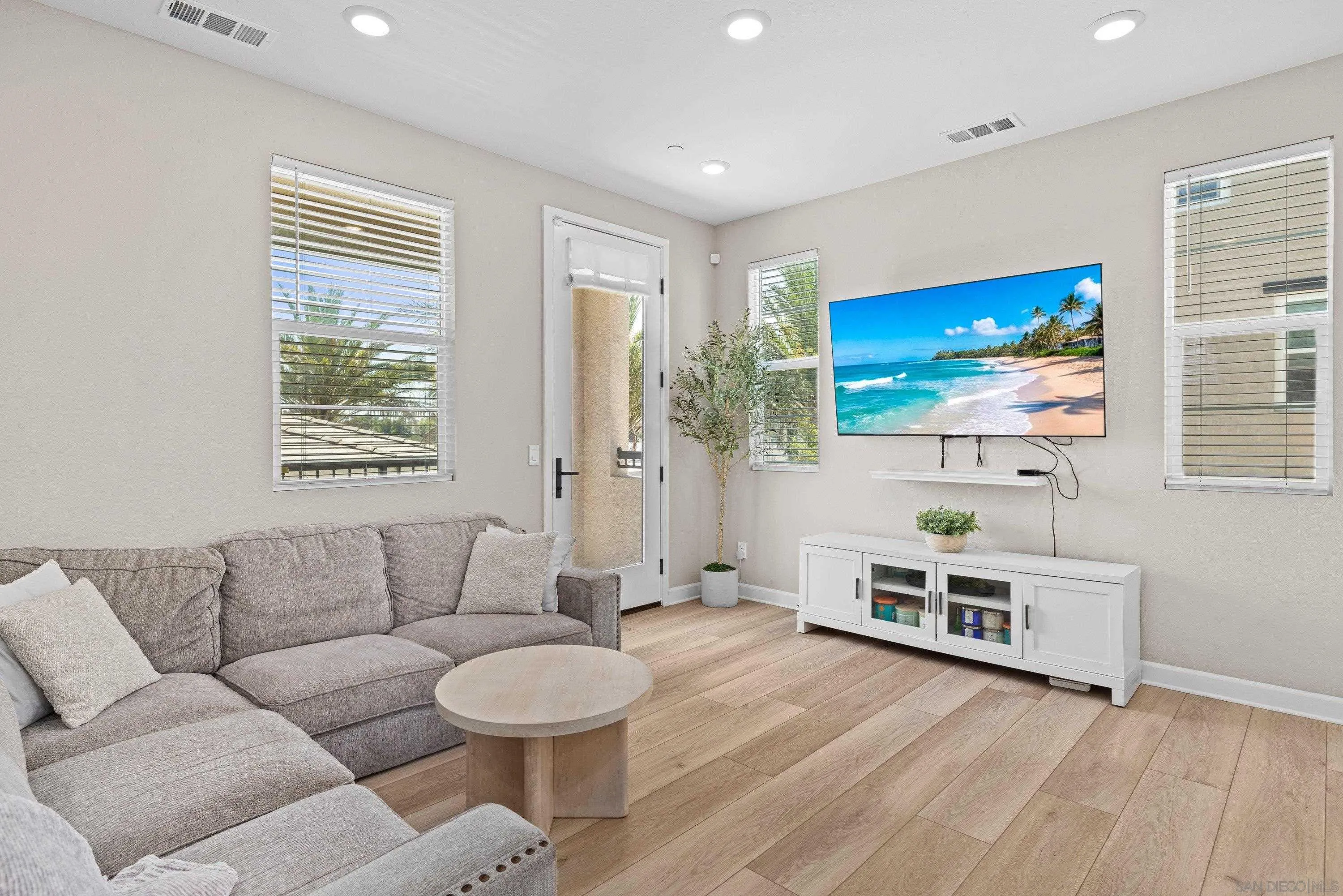 https://cdn.realtyfeed.com/cdn/127/260014534/7e1b7b0574c9ba57d9f0da0427fadaff.webp