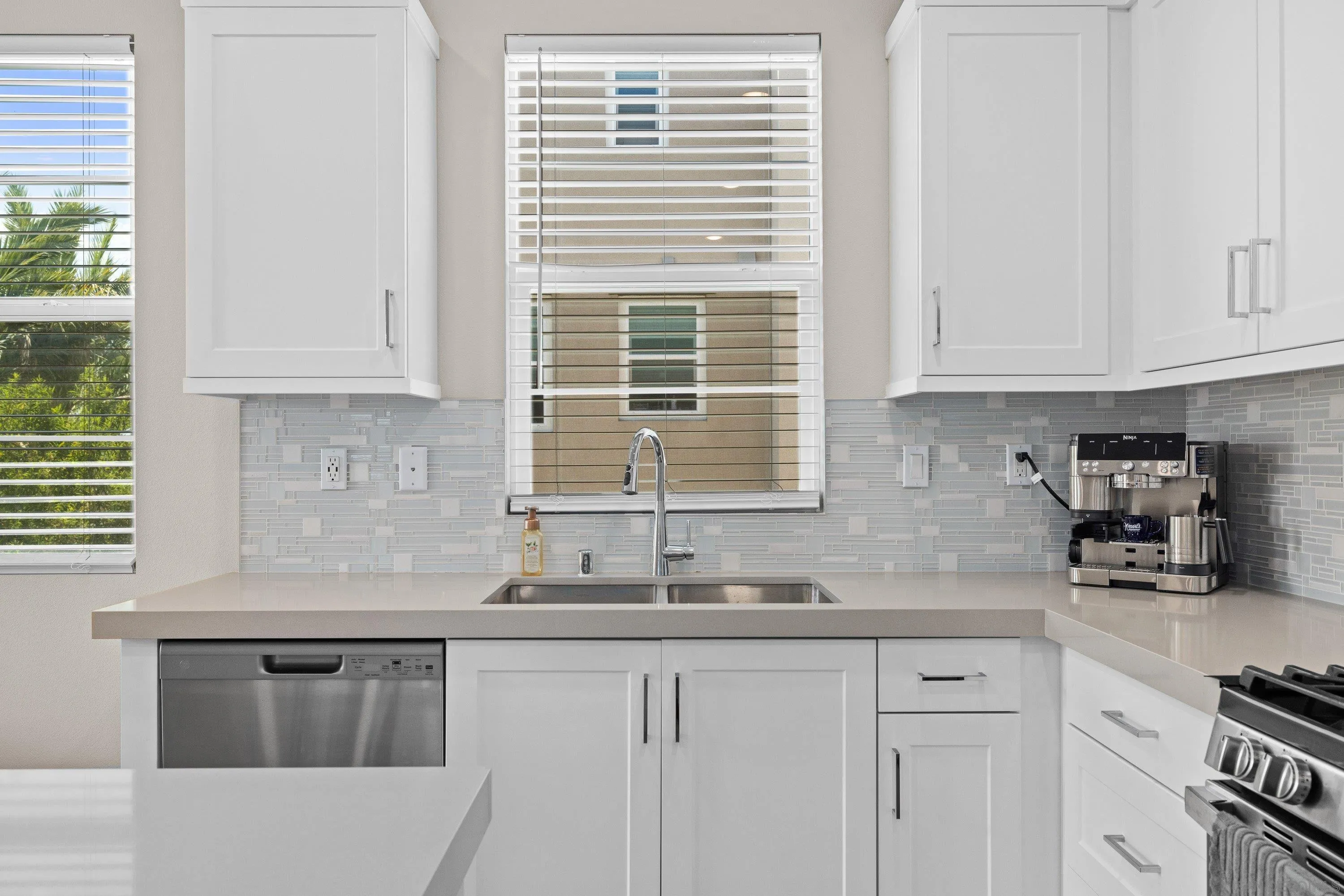 https://cdn.realtyfeed.com/cdn/127/260014534/8a5a67f49bfea15a3abb3fa005d5564a.webp