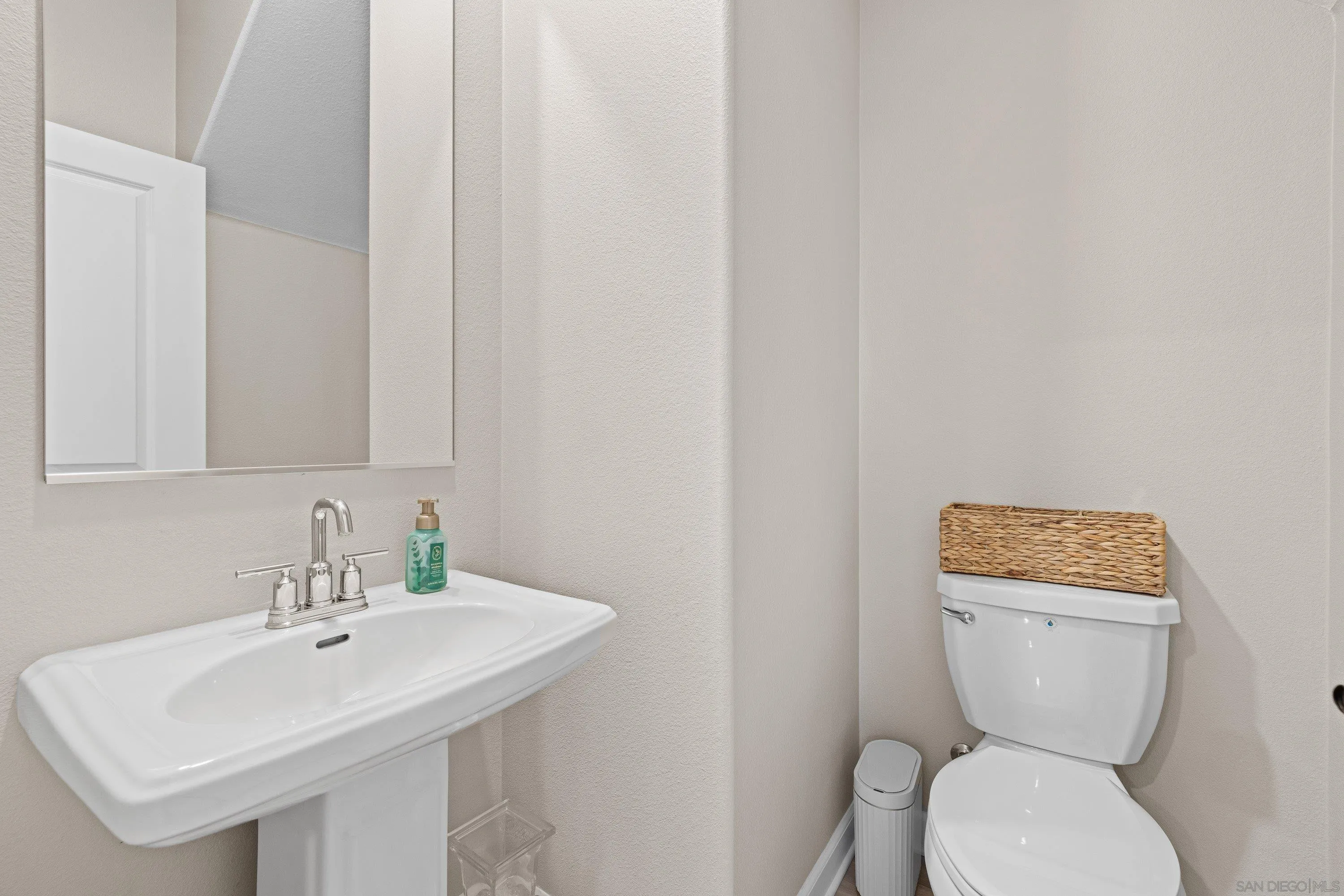 https://cdn.realtyfeed.com/cdn/127/260014534/9f5ba7dd819de0ce42038e957f94ed72.webp