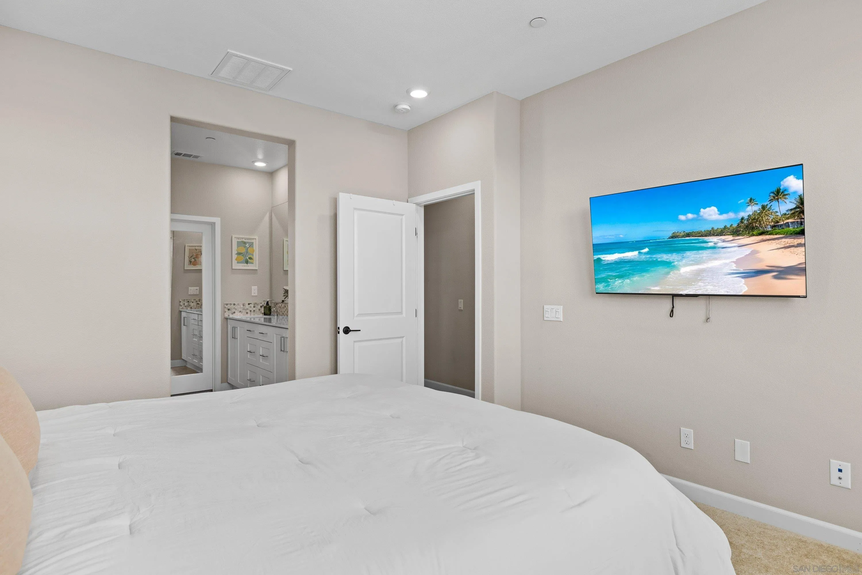 https://cdn.realtyfeed.com/cdn/127/260014534/b20ba5a0e514a83265542c59ac8b02bd.webp