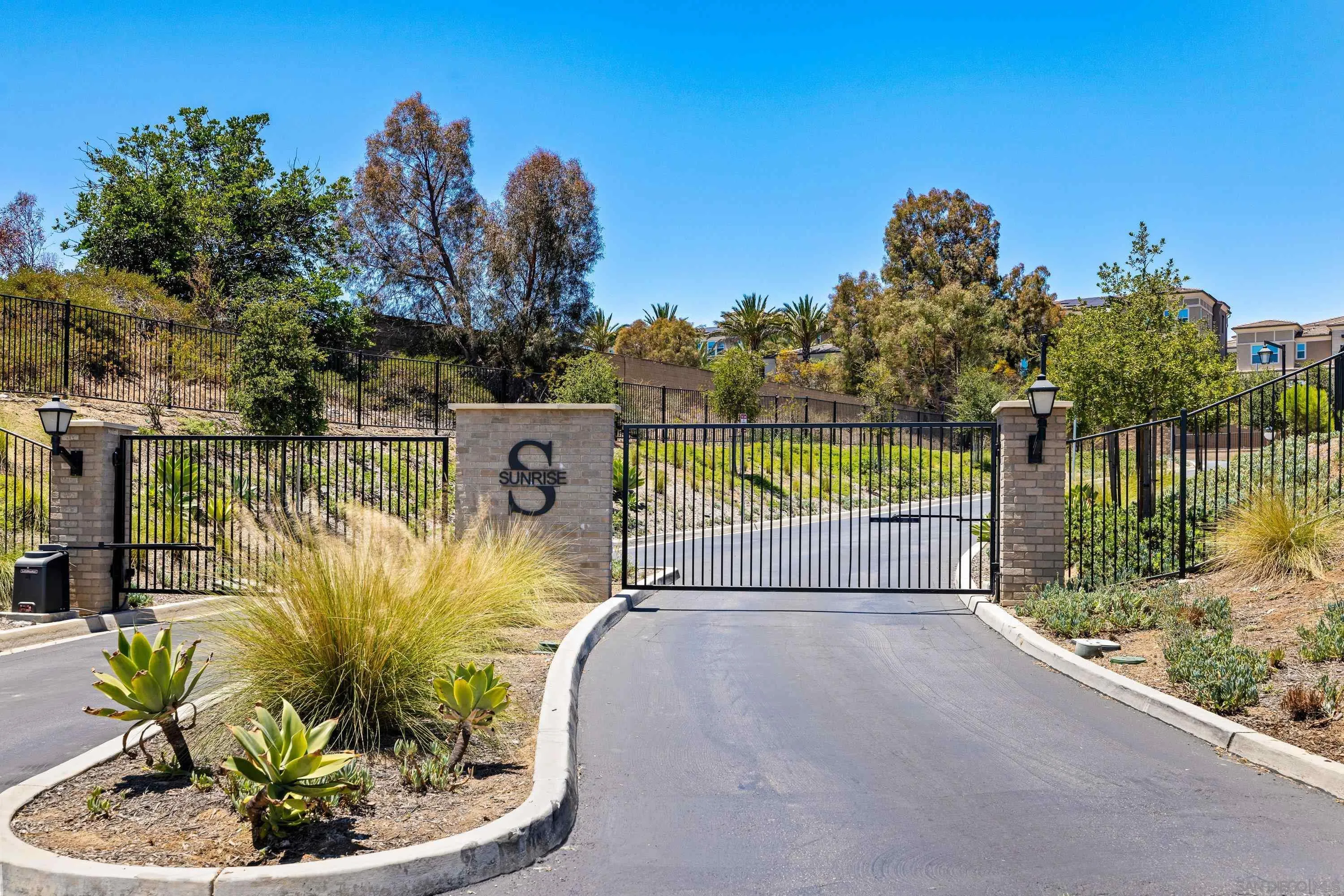 https://cdn.realtyfeed.com/cdn/127/260014534/cd616fe105bfe058b830e0a3258e9ea7.webp