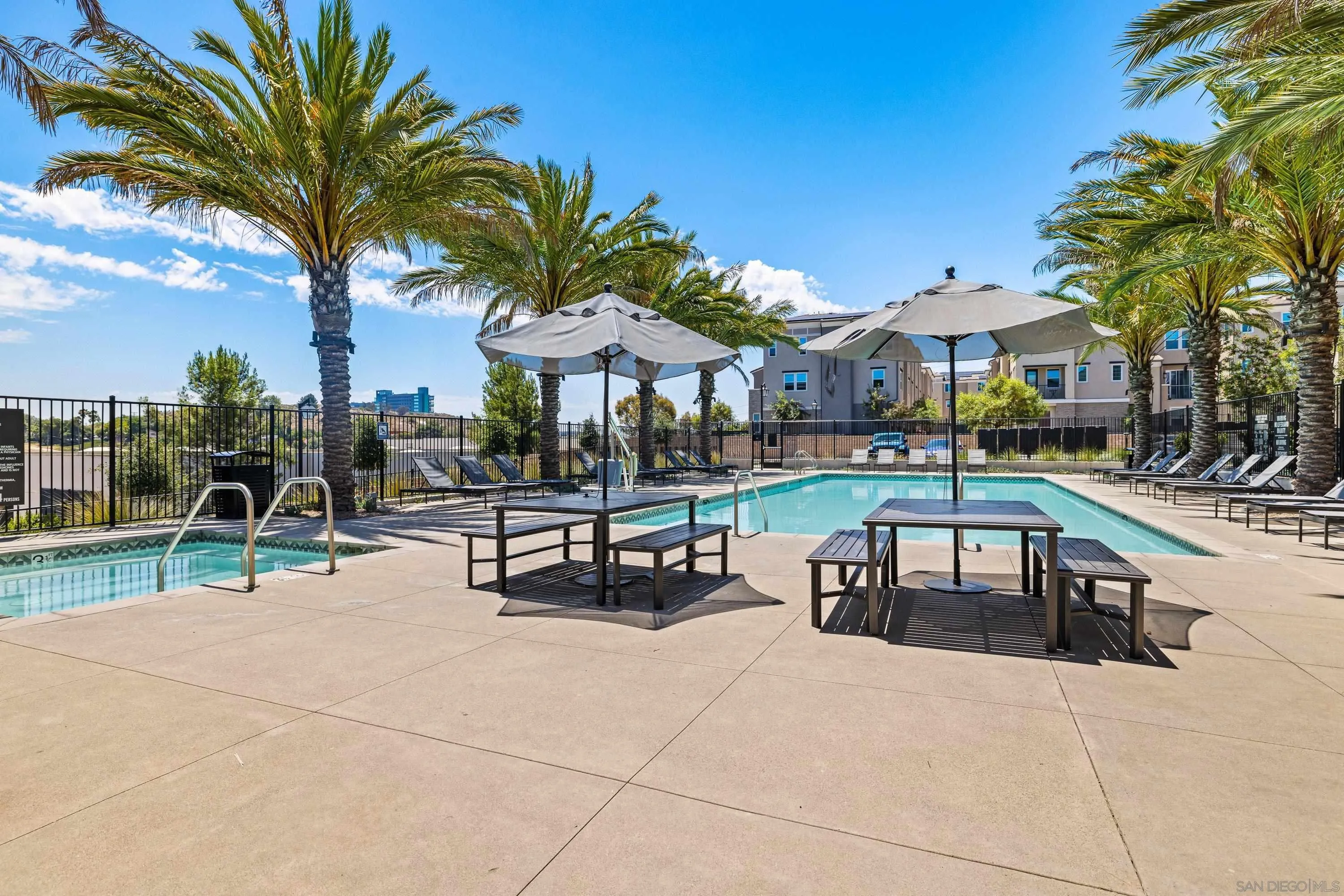 https://cdn.realtyfeed.com/cdn/127/260014534/ea94b0bbeeecbde4aa885a5d4dfb5f39.webp
