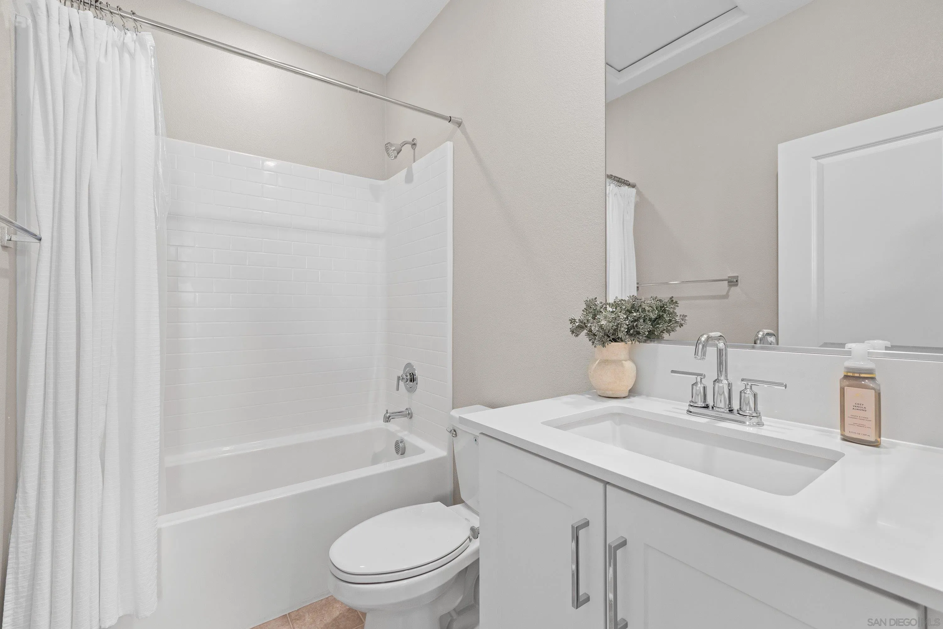 https://cdn.realtyfeed.com/cdn/127/260014534/fb78bf05a4c17afff957ad3153de8c77.webp