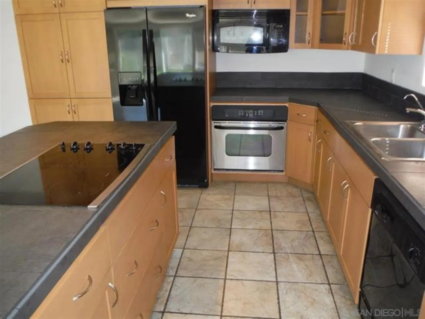 https://cdn.realtyfeed.com/cdn/127/260014536/e472b82dfdc637212e8874fcf2960db2.webp