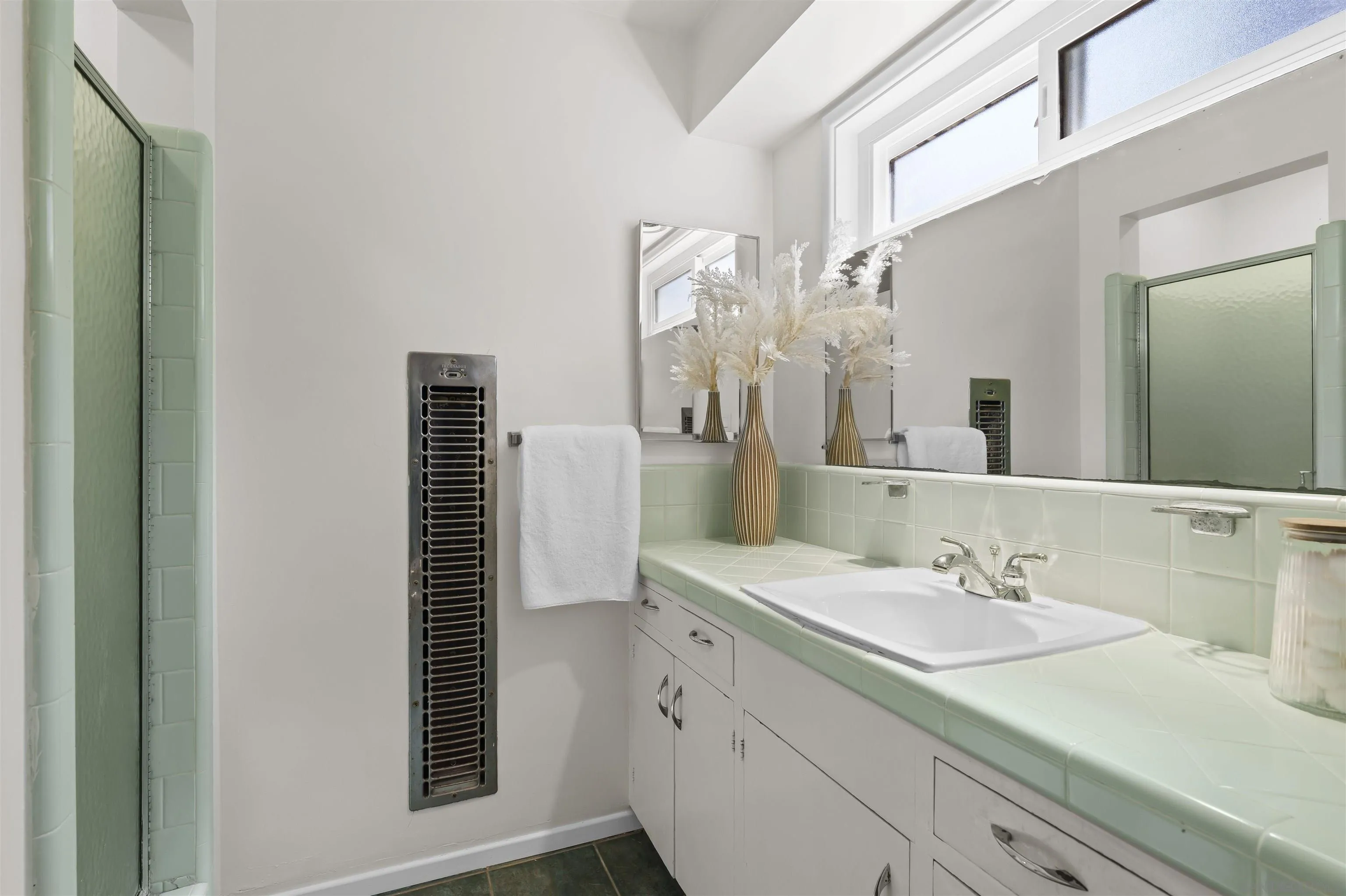 https://cdn.realtyfeed.com/cdn/127/260014546/971b4f955dfedeaf25a28616cce229e9.webp