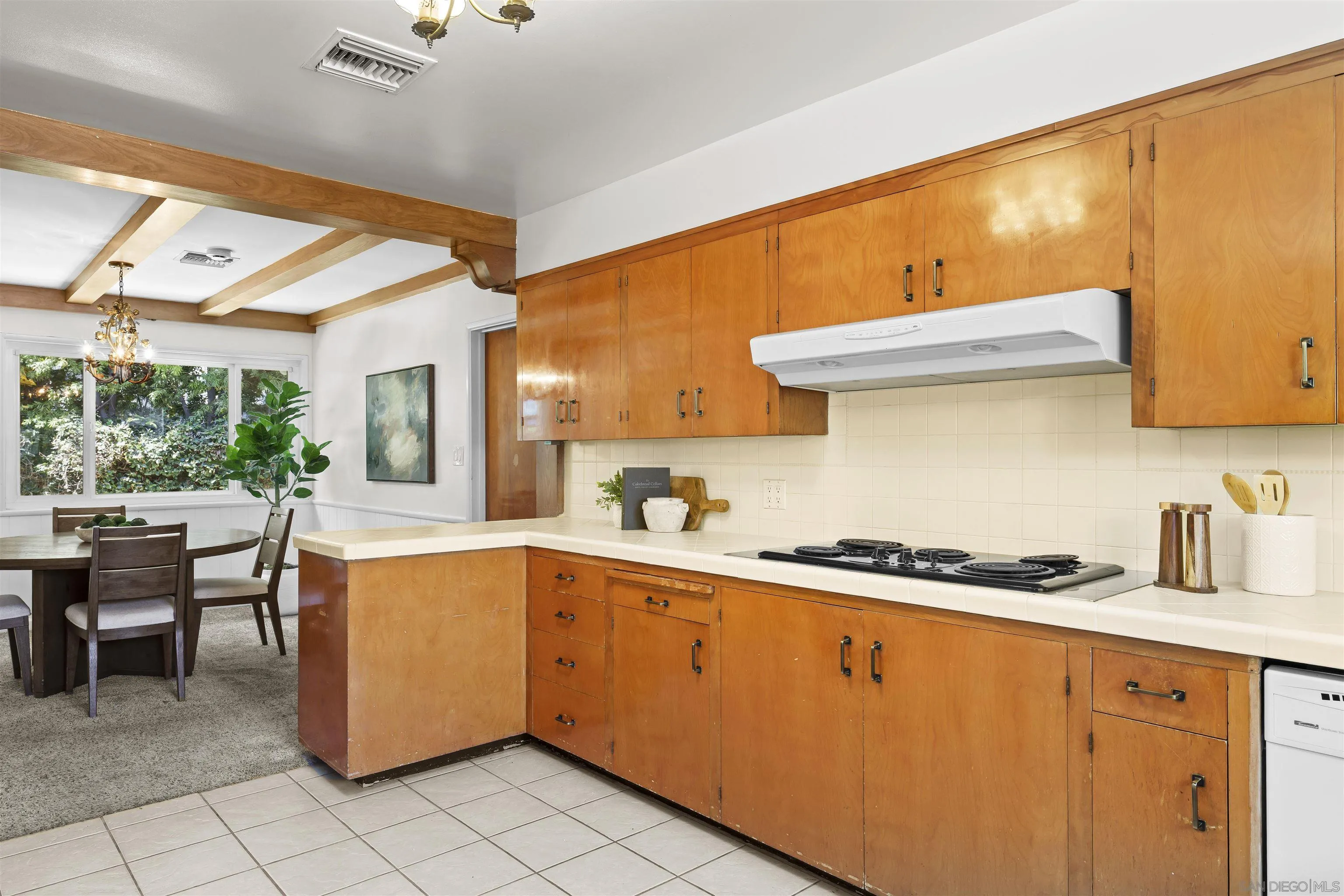 https://cdn.realtyfeed.com/cdn/127/260014546/b715a57a4cfeb49baaea6fd3a8545fb0.webp