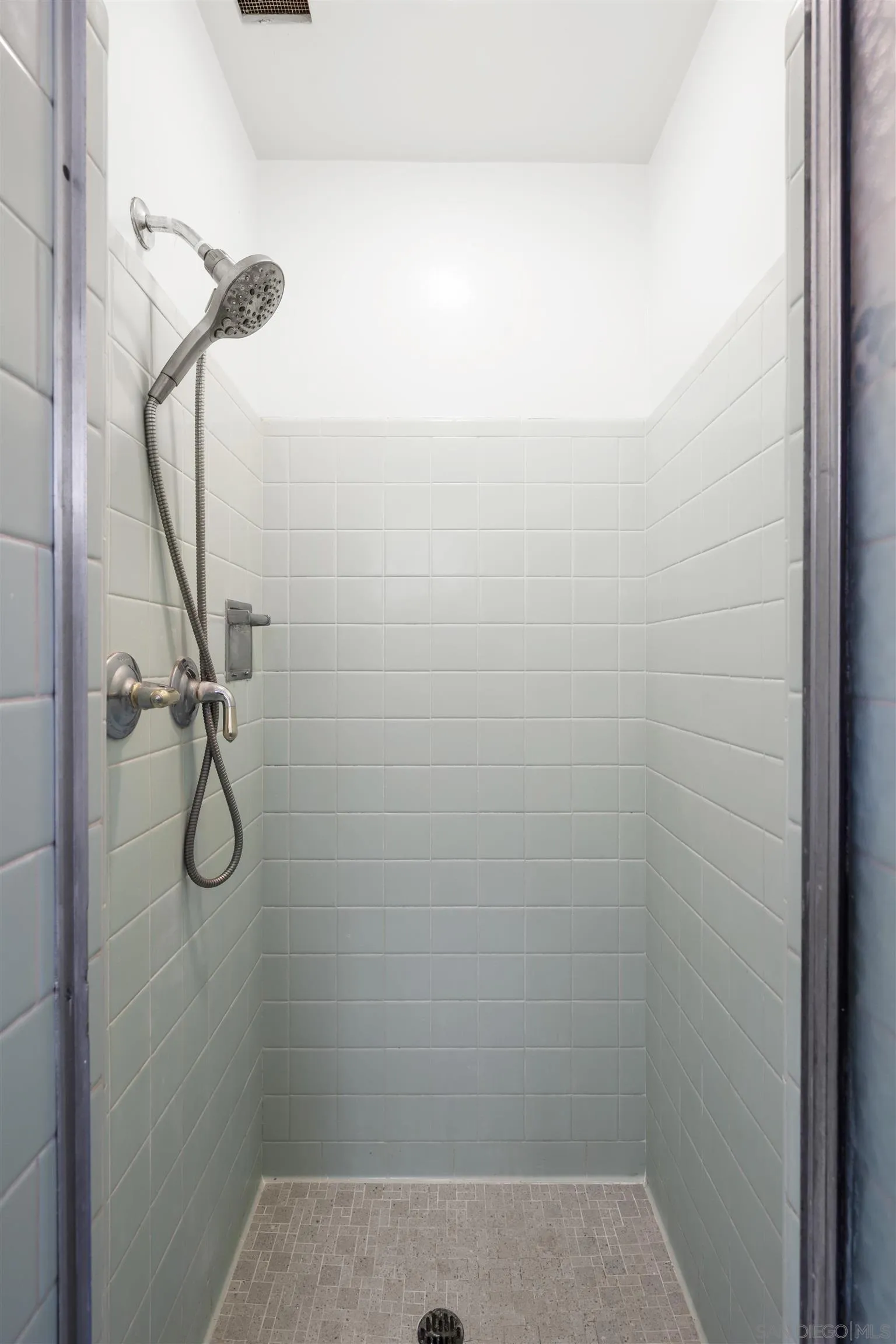 https://cdn.realtyfeed.com/cdn/127/260014546/c904f707d1a200c22a28d3d012cf2997.webp
