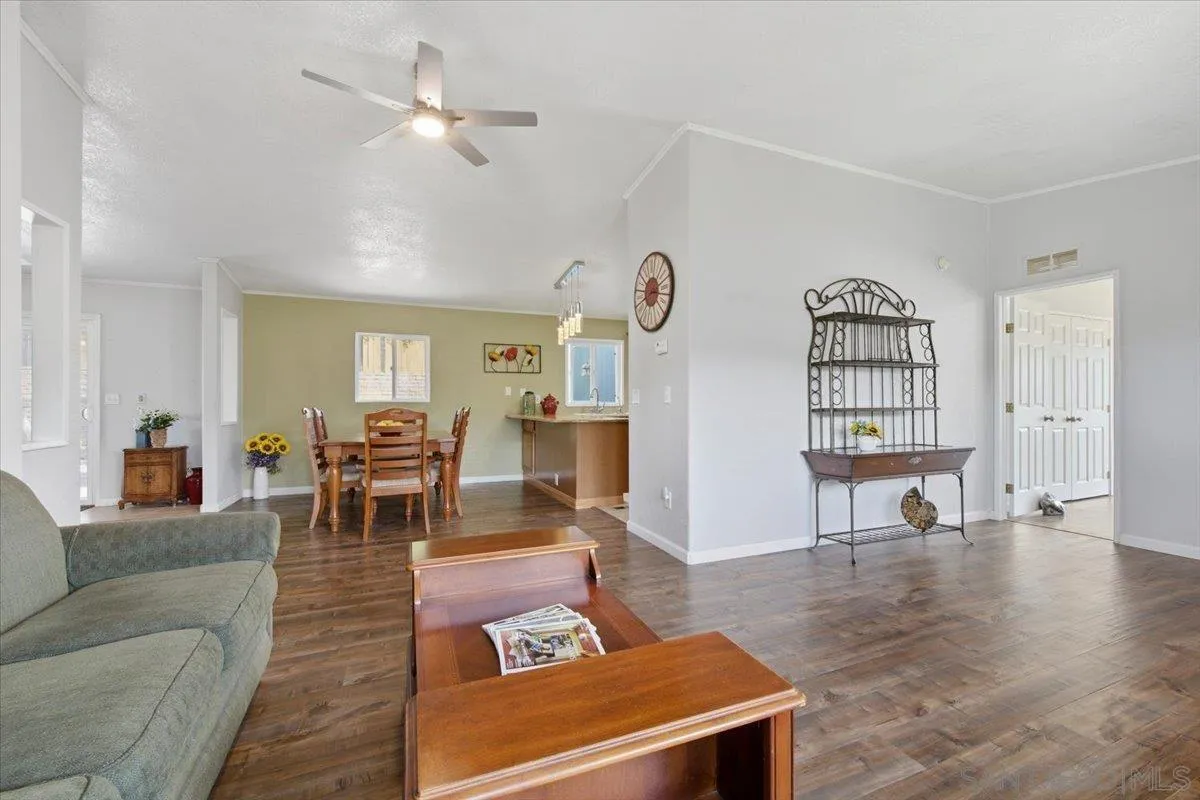 https://cdn.realtyfeed.com/cdn/127/260014547/132fd228e07b612afb1d1b56dd613cb4.webp