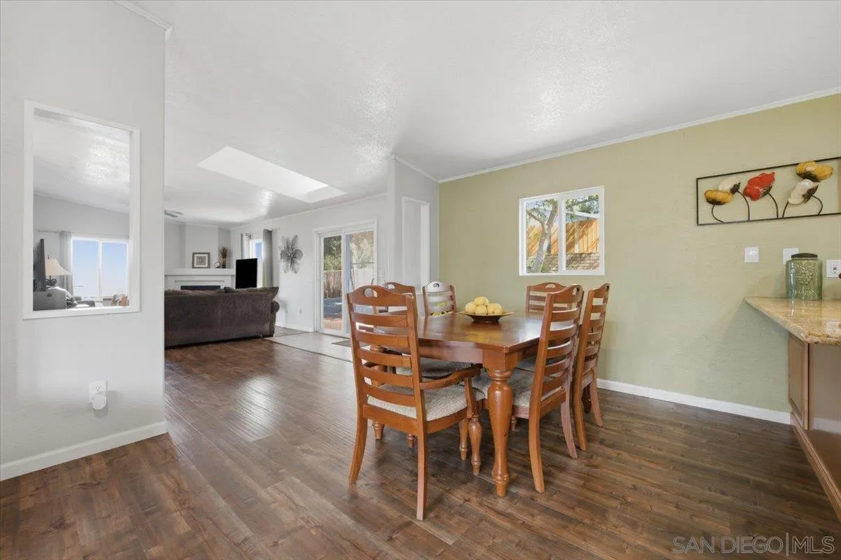 https://cdn.realtyfeed.com/cdn/127/260014547/2929130ea33badc2aac79d70cd178cfc.webp