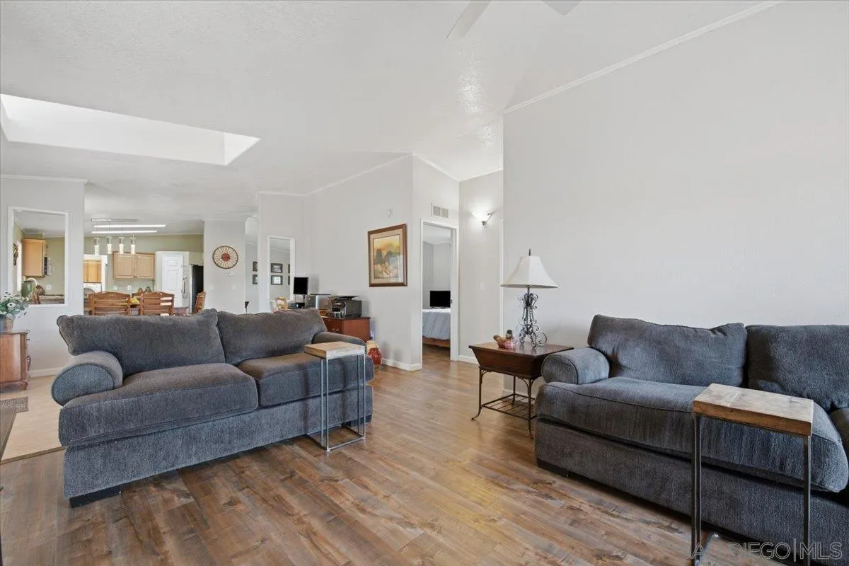 https://cdn.realtyfeed.com/cdn/127/260014547/63331c85037473c0742a1a97cfceabef.webp
