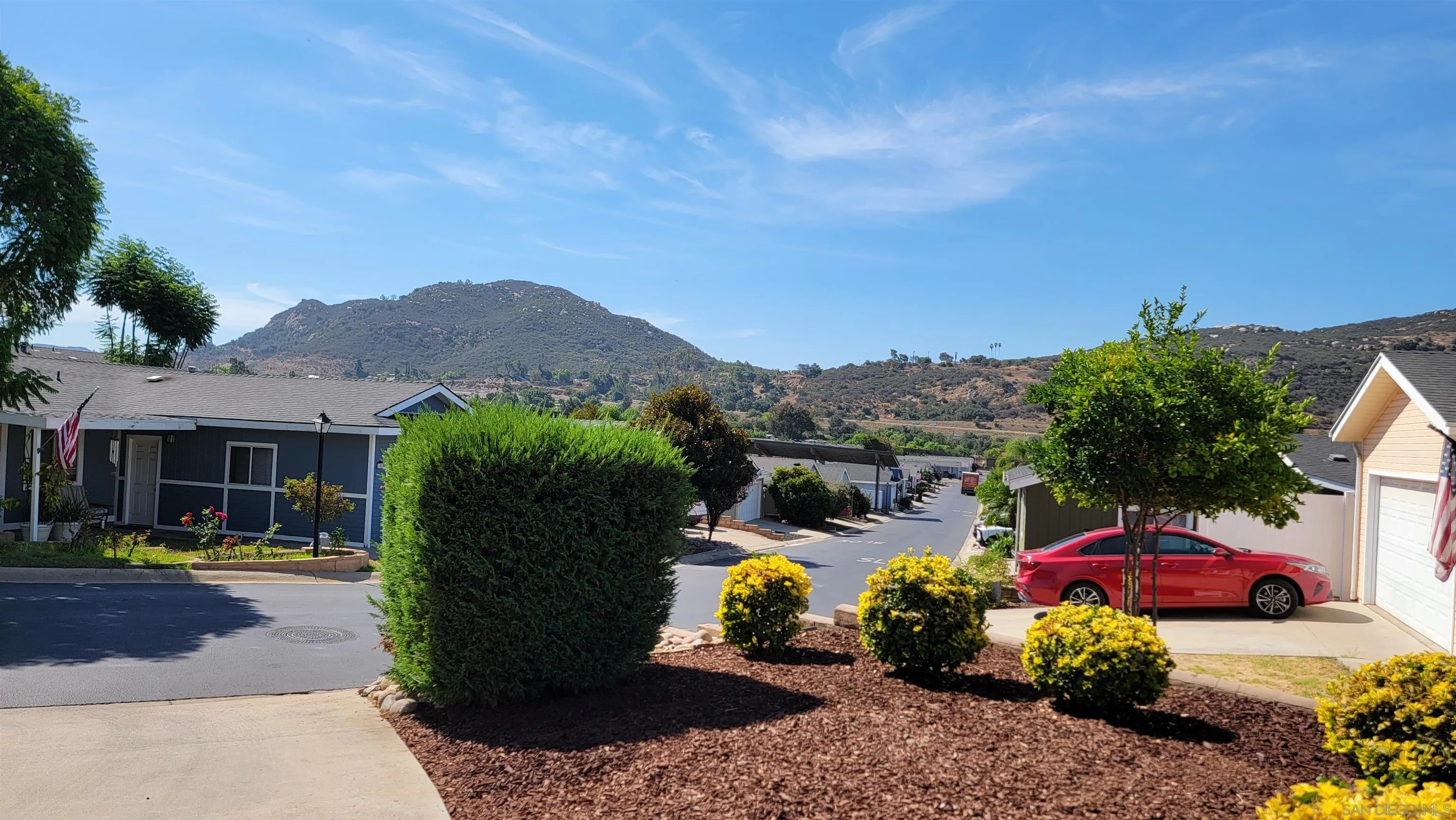 https://cdn.realtyfeed.com/cdn/127/260014547/6bab65875d48bfc5af5429a1d99bd829.webp