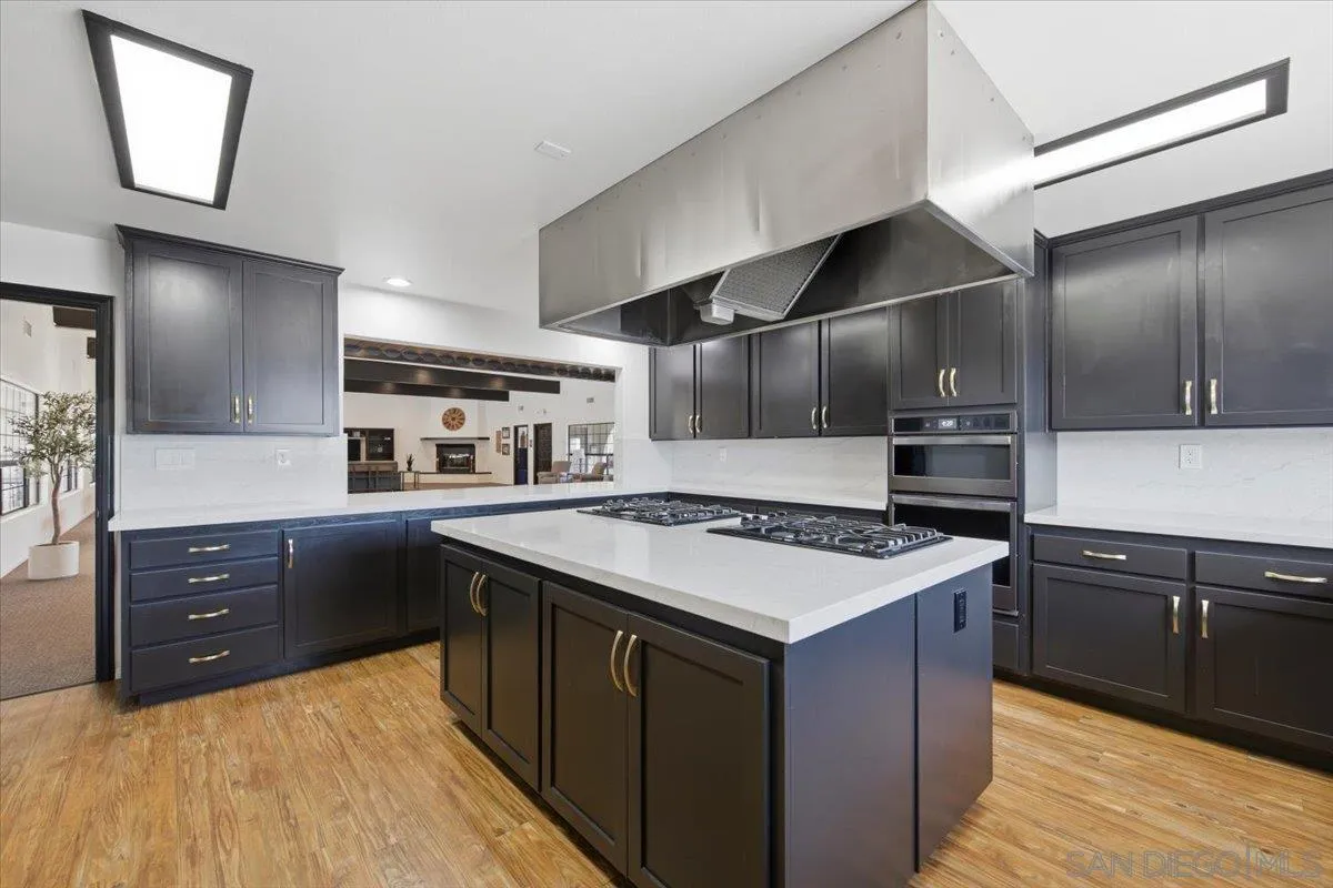 https://cdn.realtyfeed.com/cdn/127/260014547/753cf69d92808b720c4907f410a45c82.webp