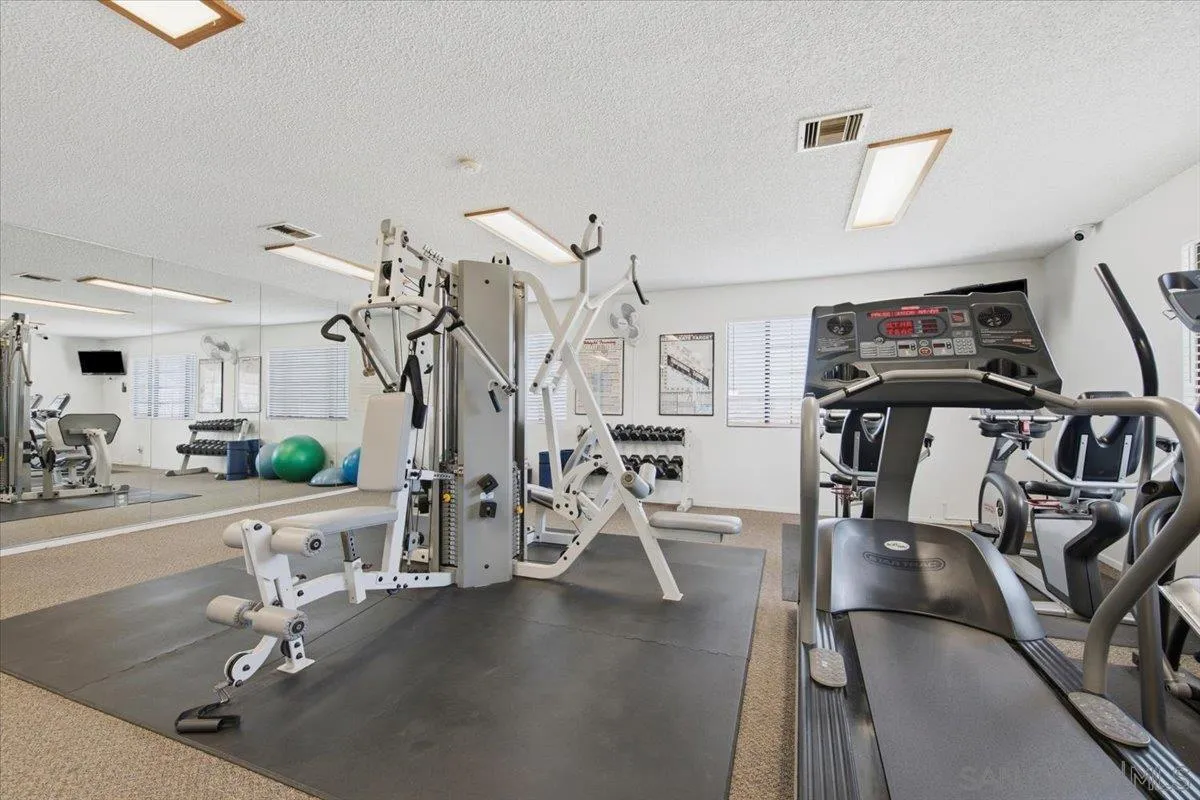 https://cdn.realtyfeed.com/cdn/127/260014547/e331edaade51581e080e1b738db1b262.webp