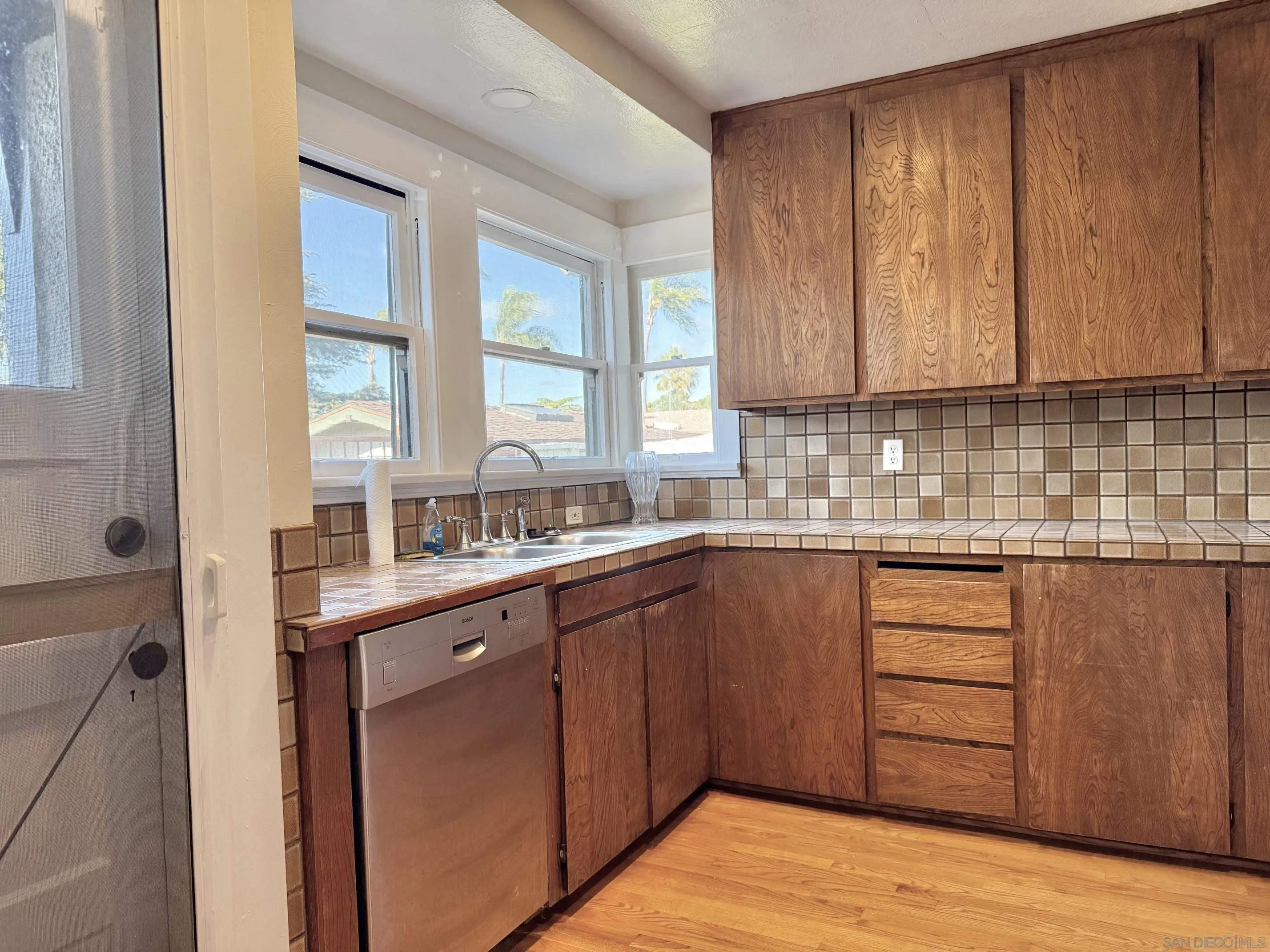 https://cdn.realtyfeed.com/cdn/127/260014550/b4ea44d35c2d68b66b6d26fed05c46eb.webp