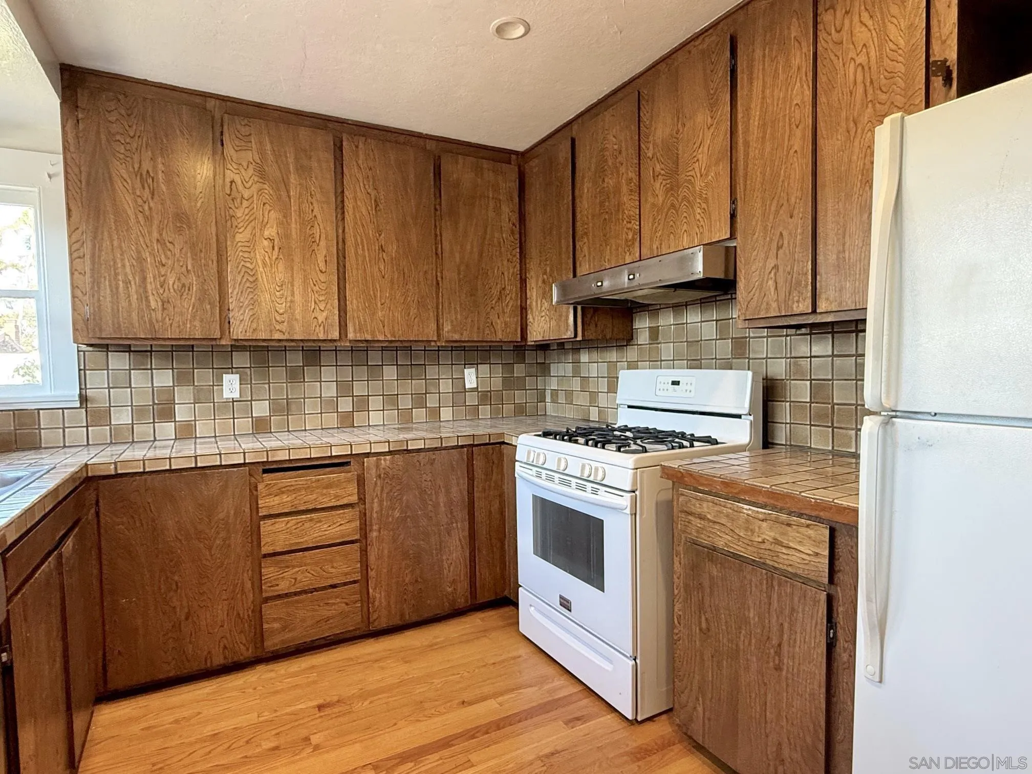 https://cdn.realtyfeed.com/cdn/127/260014550/d0e4bff0283bf2d9f9f4d25c79709028.webp