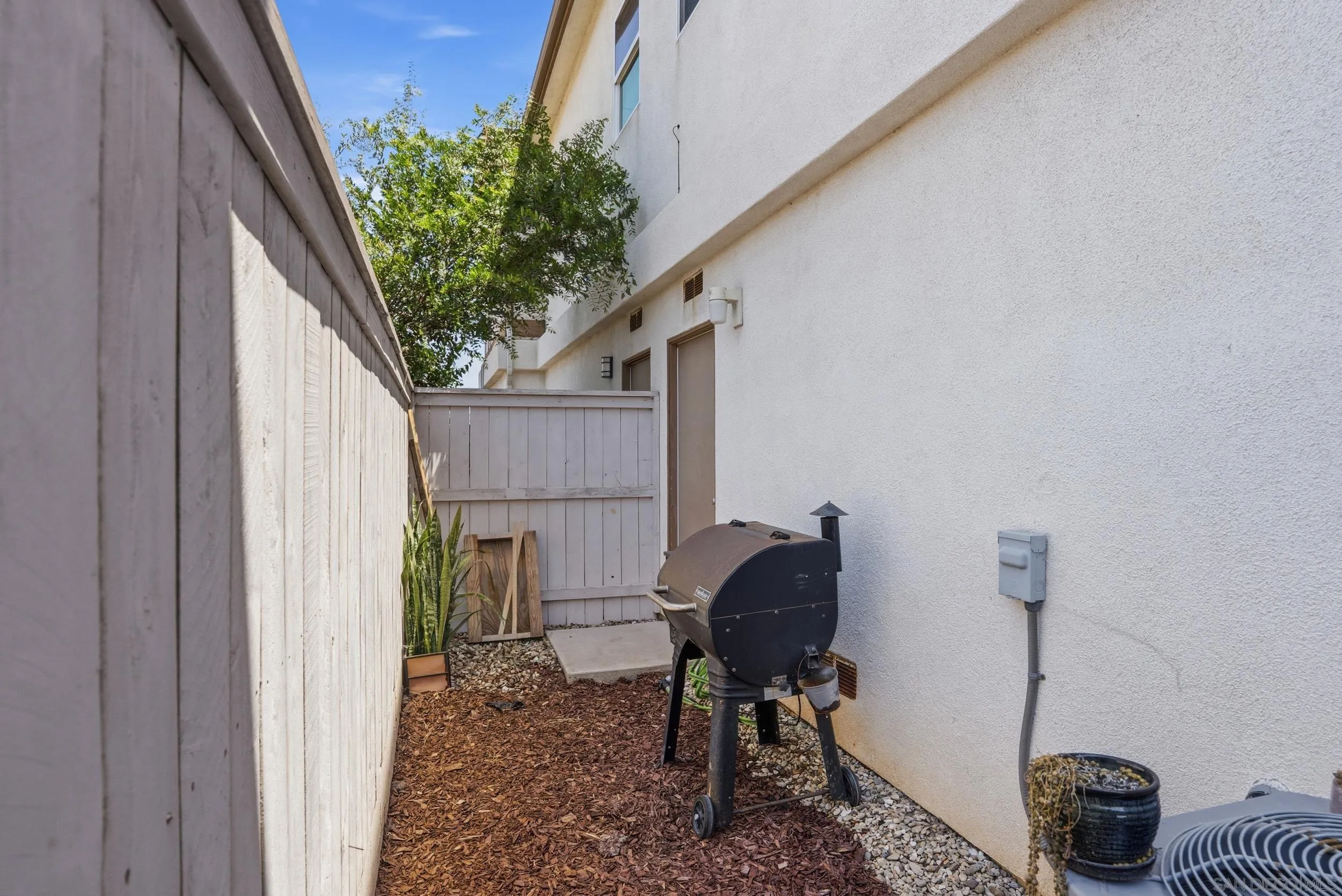https://cdn.realtyfeed.com/cdn/127/260014565/003c094c5b97de9bfe042ba5c55ac464.webp