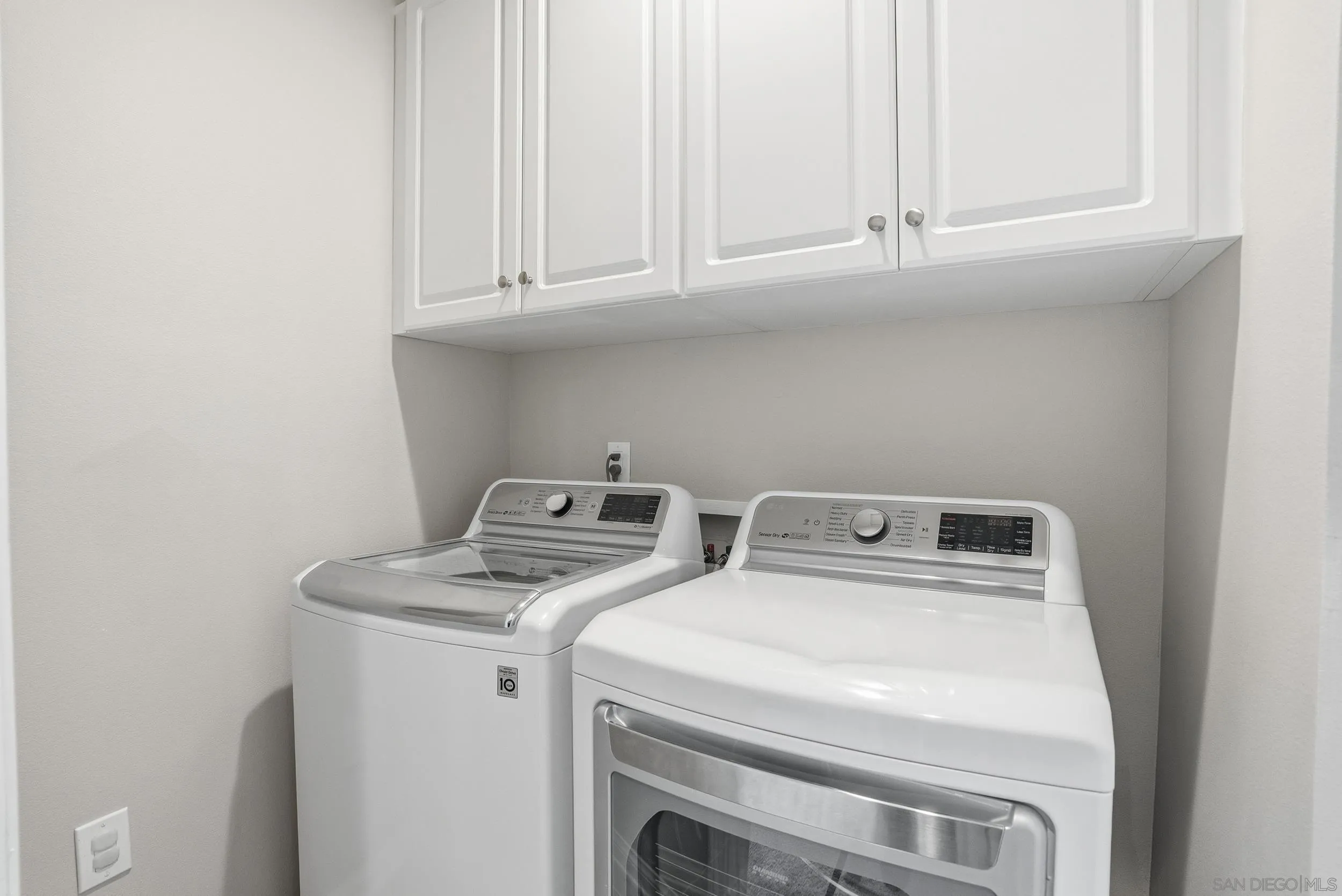 https://cdn.realtyfeed.com/cdn/127/260014565/06854b91f7b1696e1f6657cffaa6c3c3.webp