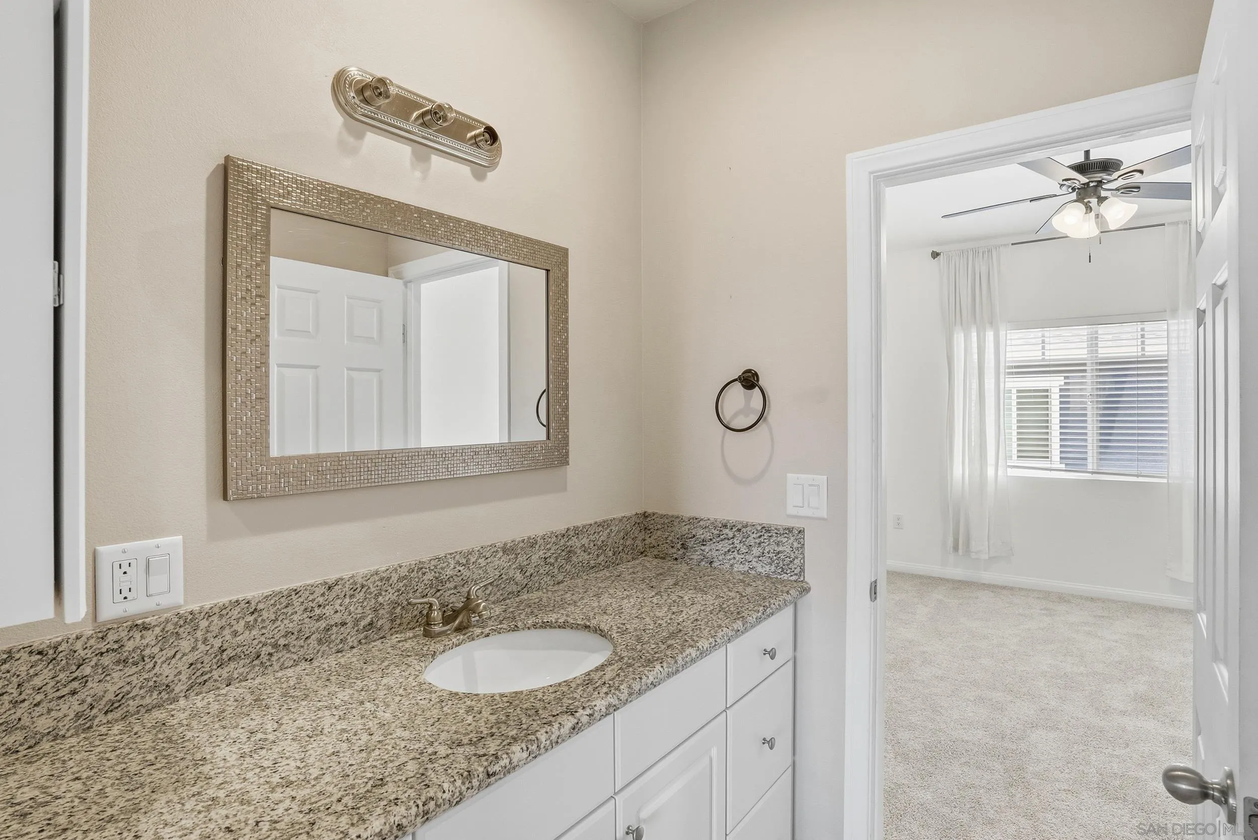 https://cdn.realtyfeed.com/cdn/127/260014565/2b7a36b43b07c52266766861c1bce39d.webp