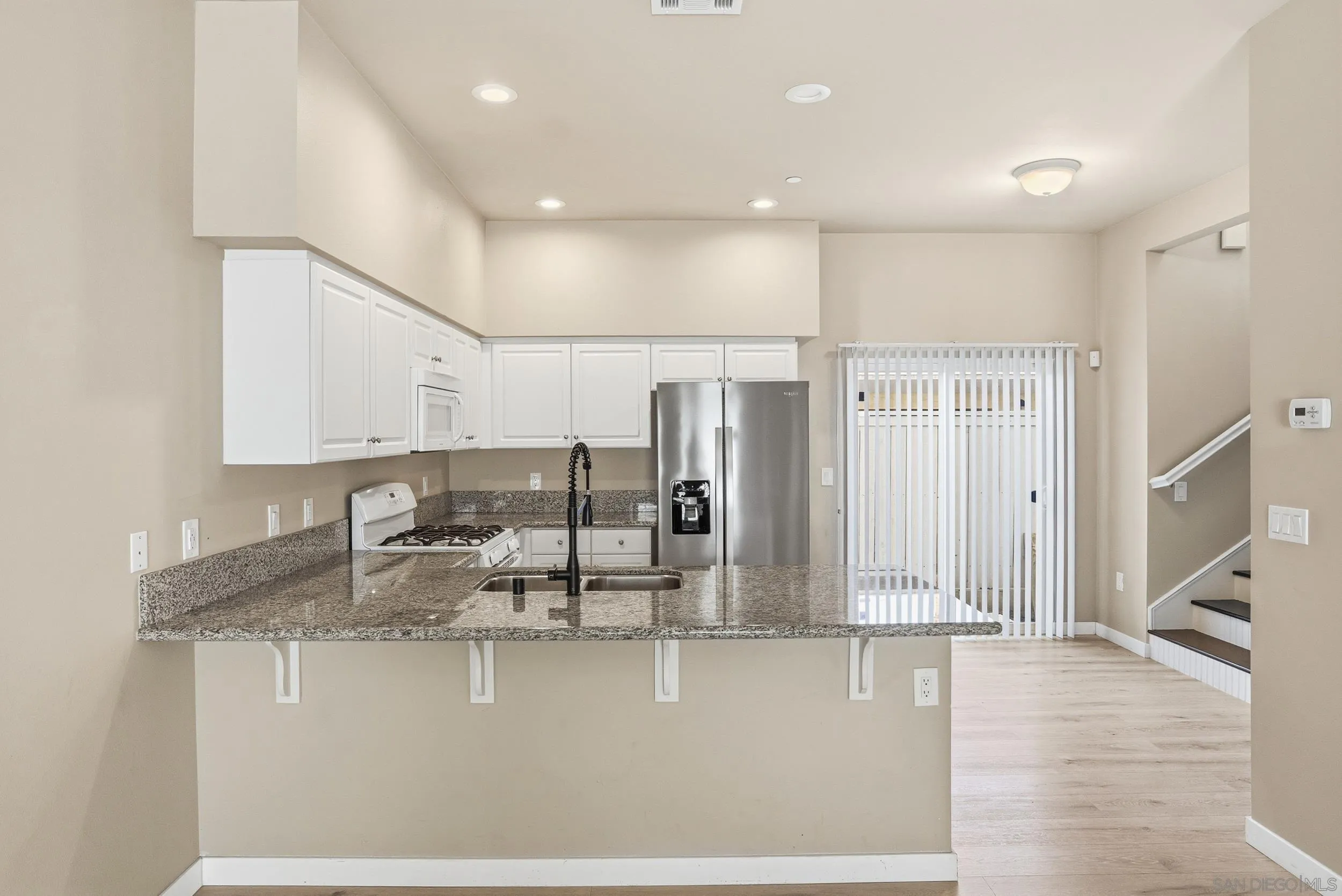 https://cdn.realtyfeed.com/cdn/127/260014565/85d2e45a19658bb4eaeb3f7d4189333d.webp