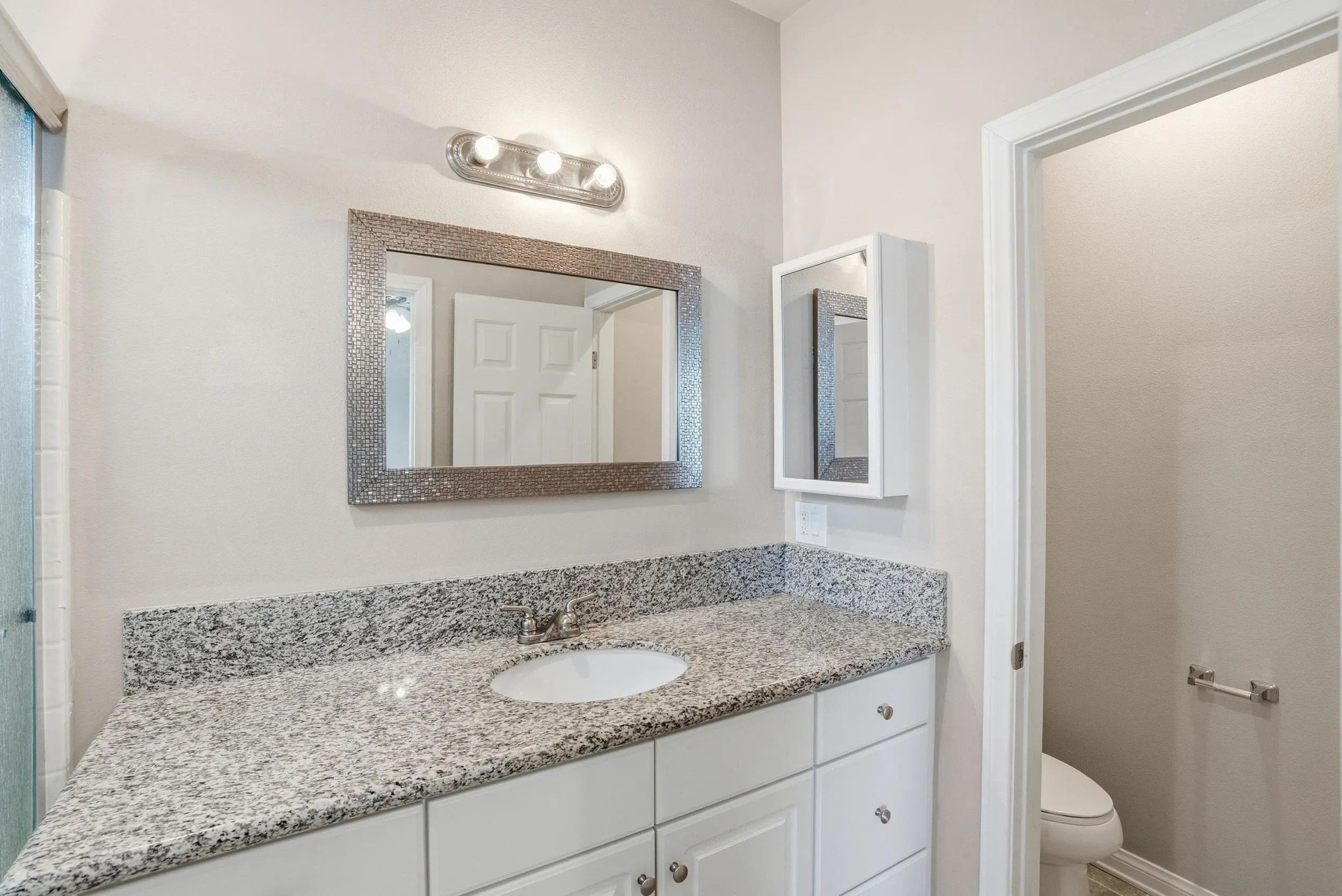 https://cdn.realtyfeed.com/cdn/127/260014565/c6a571d4156796cbd66328c788fe2a9d.webp