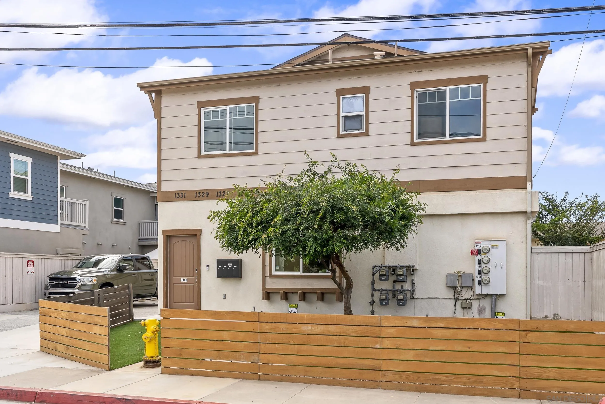 https://cdn.realtyfeed.com/cdn/127/260014565/fd0d9b05f3a867e728d04773d72988d9.webp
