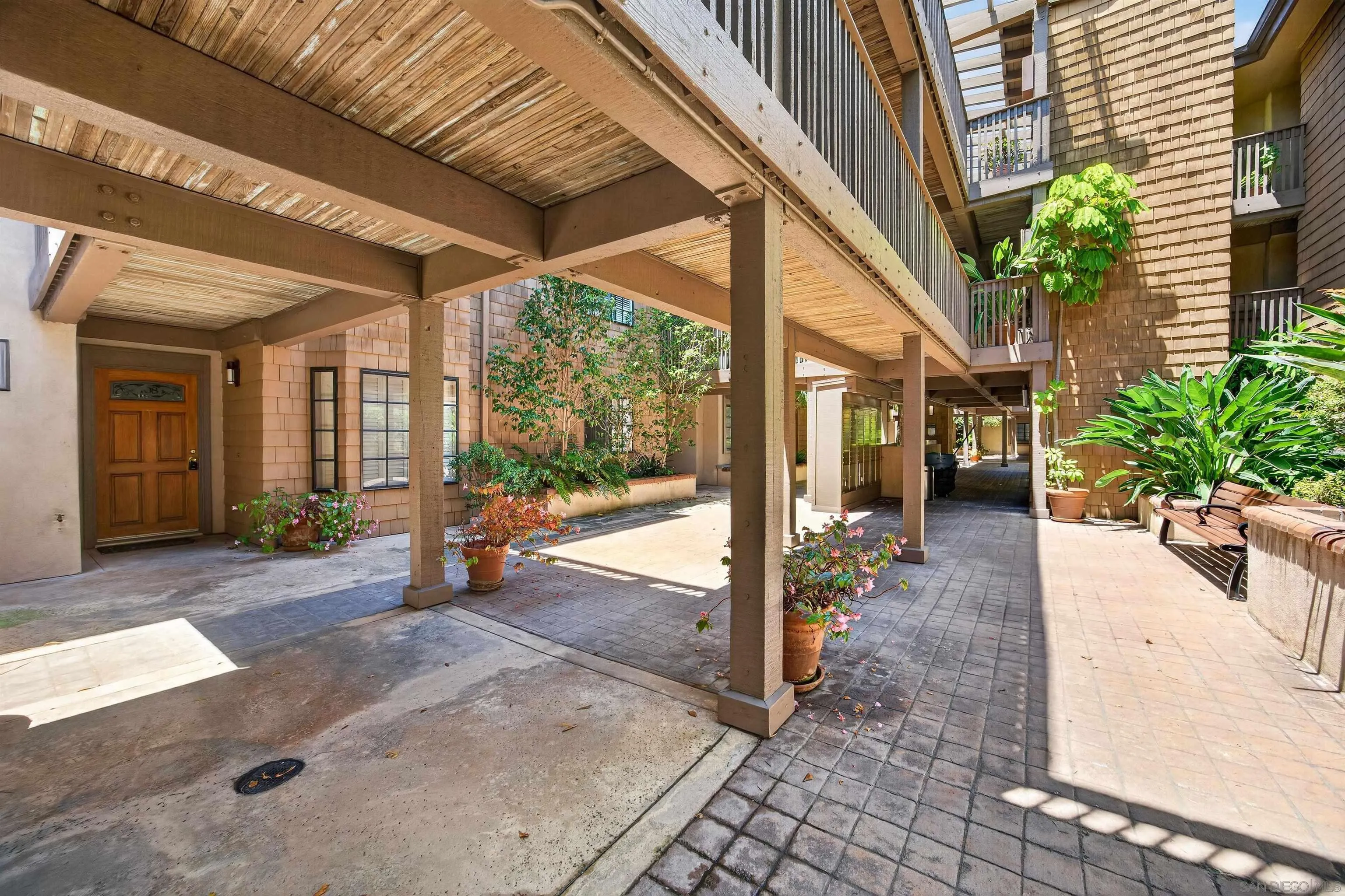 https://cdn.realtyfeed.com/cdn/127/260014566/19912f337bc7c42a3b93fce980c6ca2c.webp