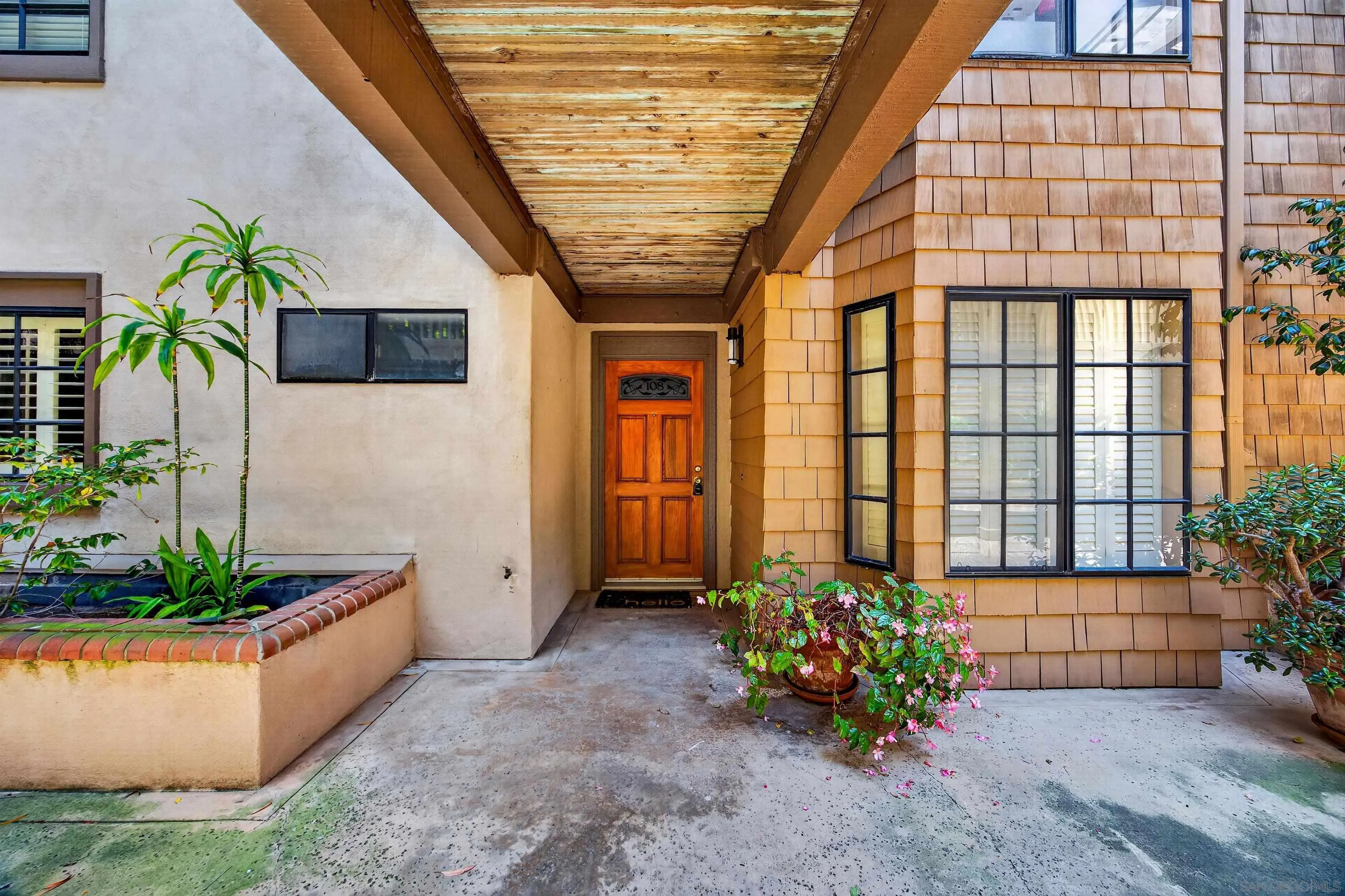 https://cdn.realtyfeed.com/cdn/127/260014566/4966a63b380c2361ff1ab591d92db121.webp