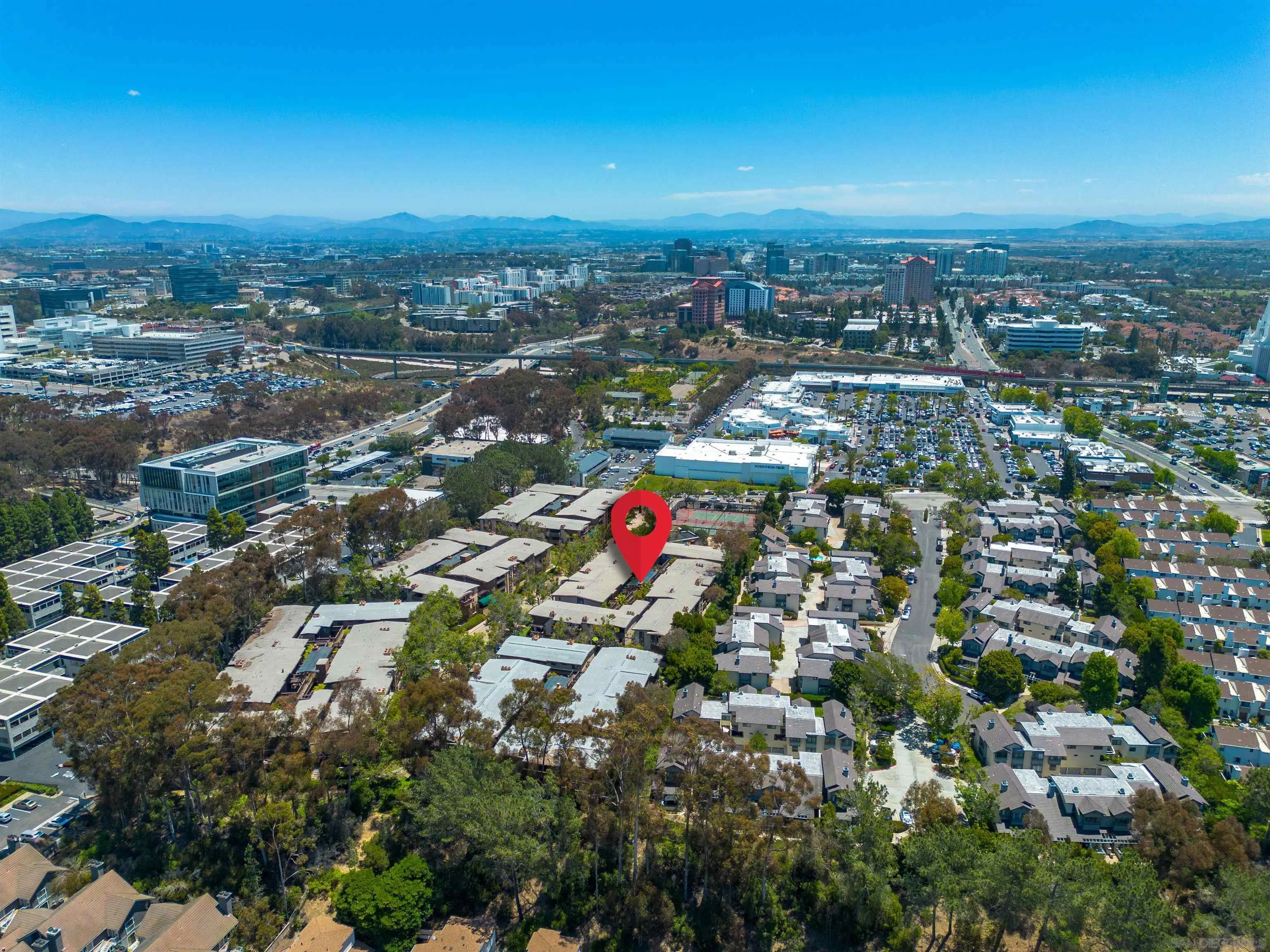 https://cdn.realtyfeed.com/cdn/127/260014566/b94b01cb6be9adfb8ac0ef74c9c8e31c.webp