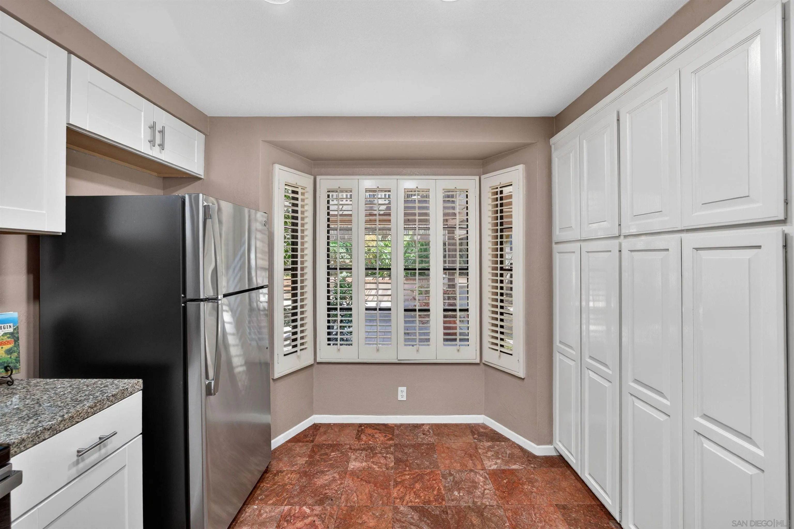 https://cdn.realtyfeed.com/cdn/127/260014566/d67d5834c241235ee7cf89e45d8aff49.webp
