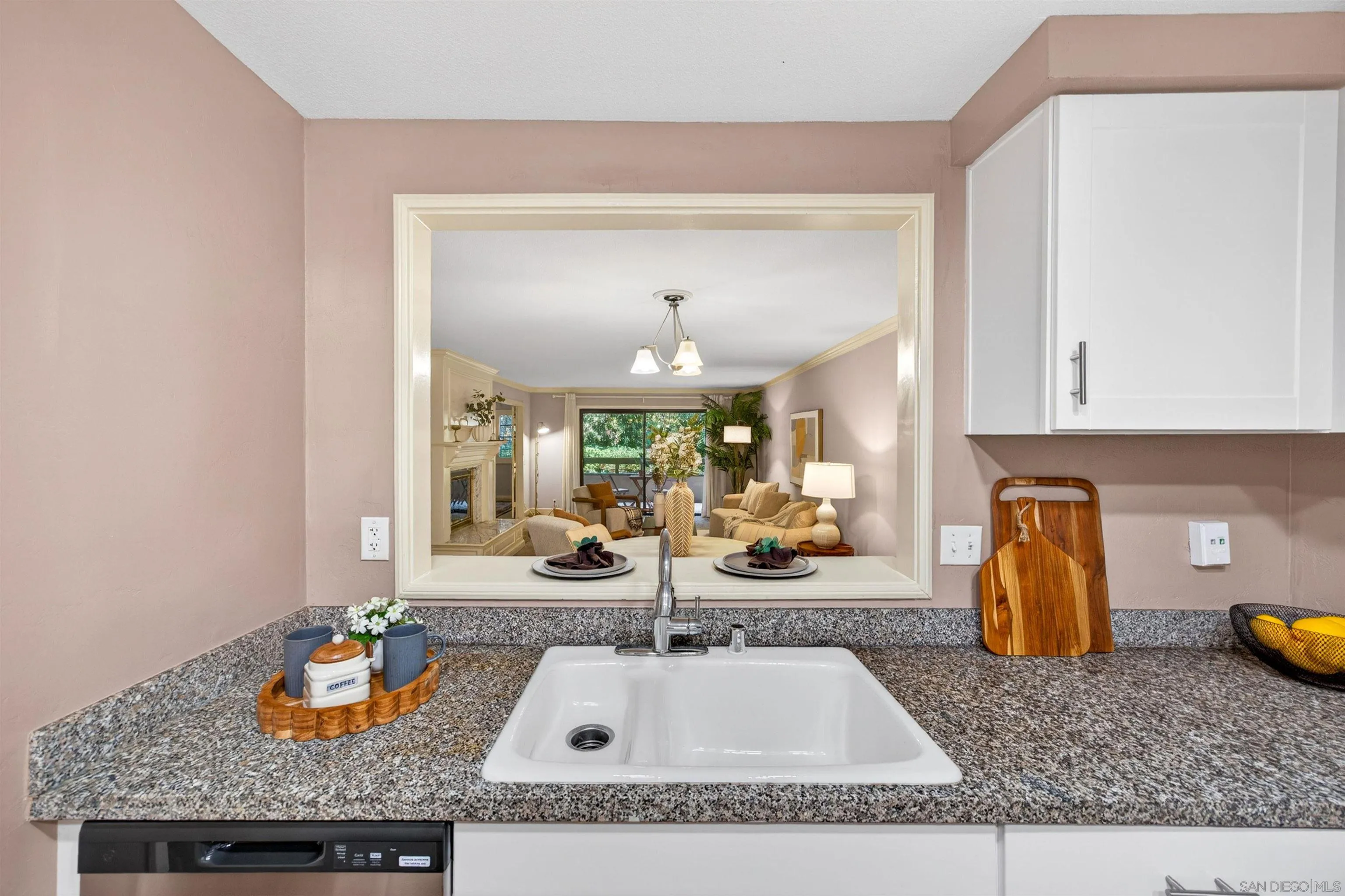 https://cdn.realtyfeed.com/cdn/127/260014566/e3d216f524a43d07cc03915f4db1e005.webp