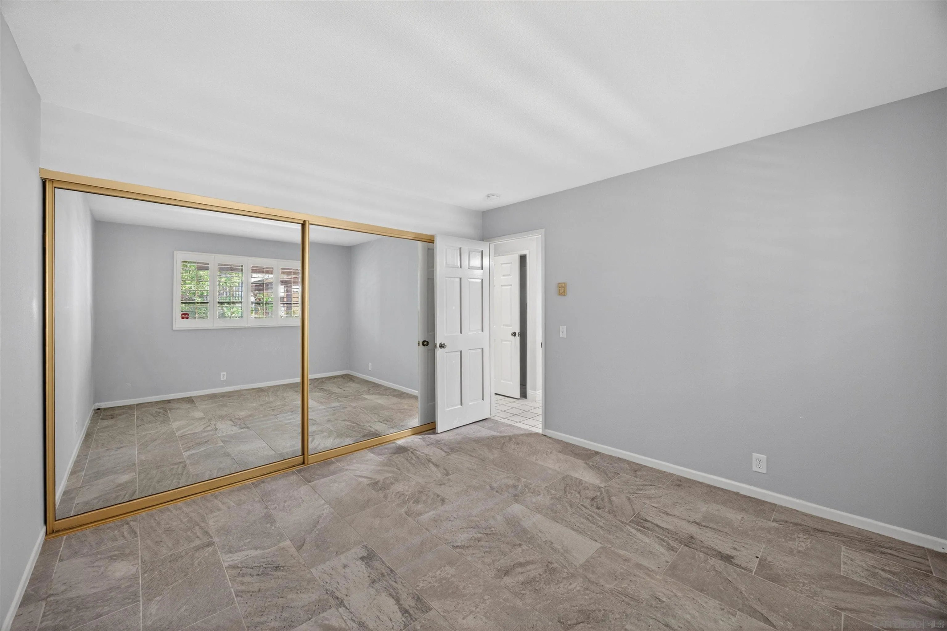 https://cdn.realtyfeed.com/cdn/127/260014566/fbfc6841da54ea46cebc4a5d92841876.webp