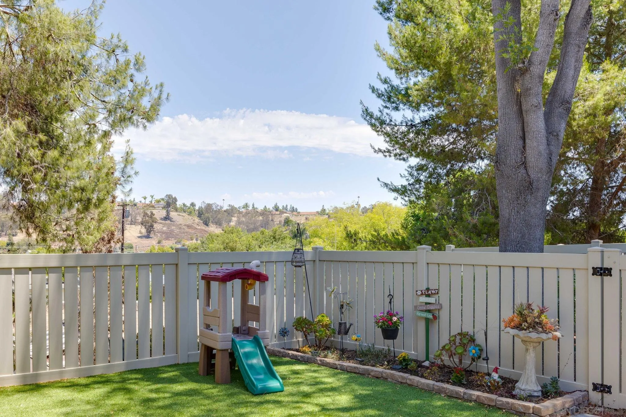 https://cdn.realtyfeed.com/cdn/127/260014567/840b3b6d4f8b132a3235eb22c66ea642.webp
