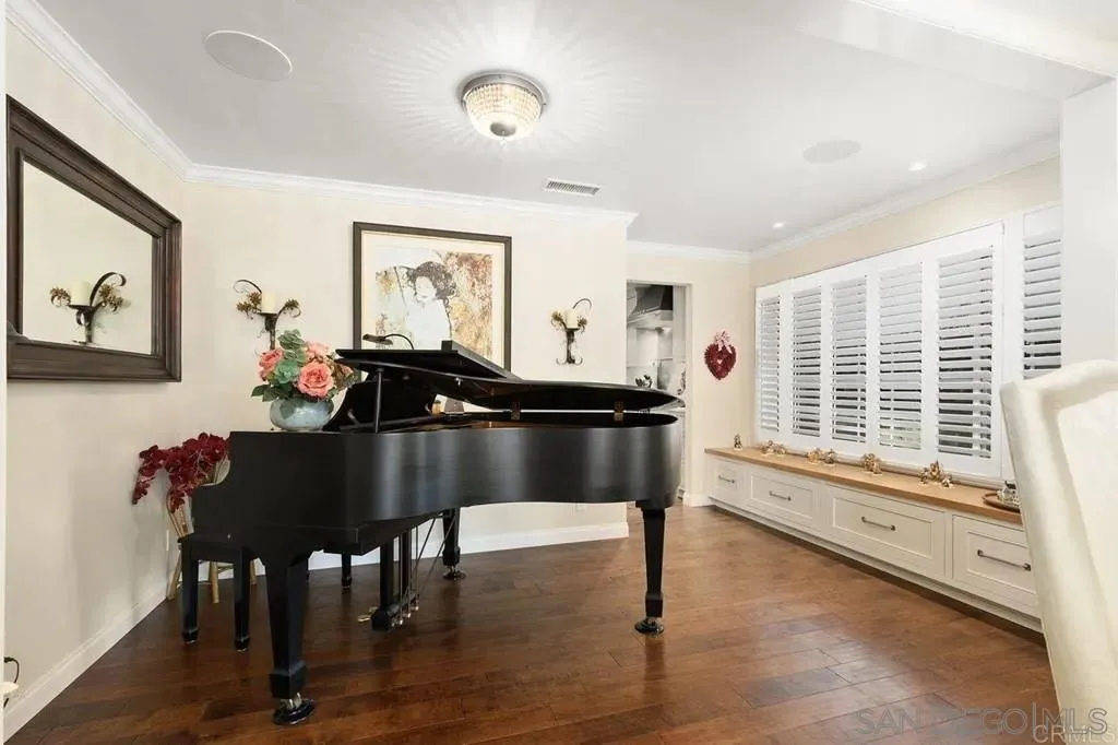https://cdn.realtyfeed.com/cdn/127/260014569/14bddb045657a2cb2aea4b230516de6c.webp