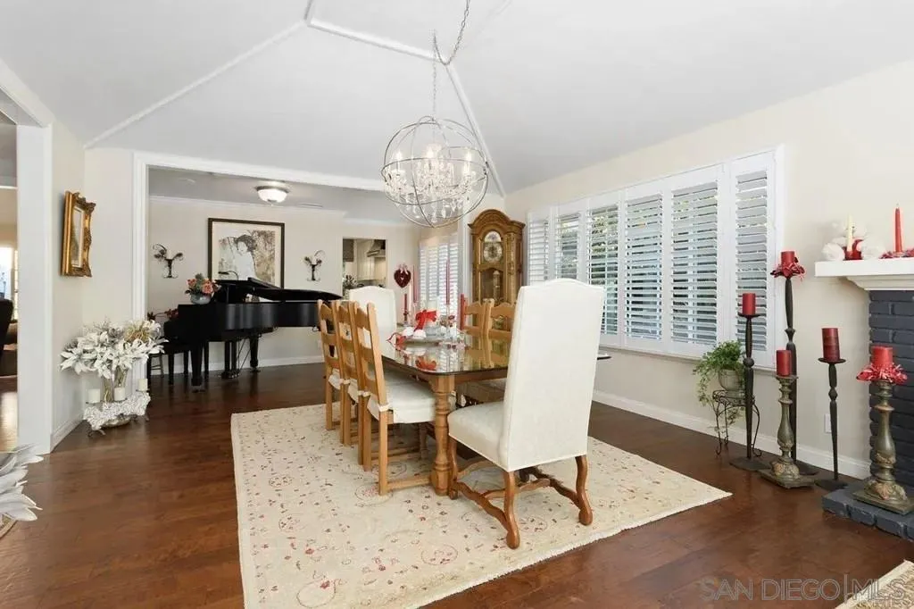 https://cdn.realtyfeed.com/cdn/127/260014569/4c540517de2a06fa1ad2e822be24ffe7.webp