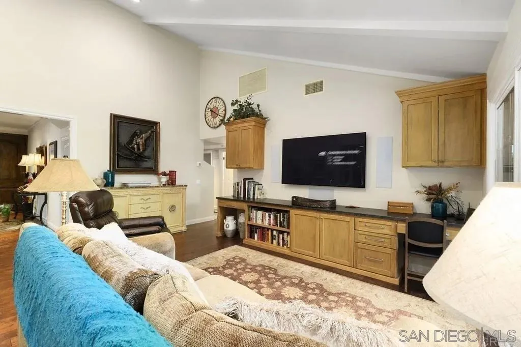 https://cdn.realtyfeed.com/cdn/127/260014569/c78917f5ff717aaedb16d476943e08a5.webp
