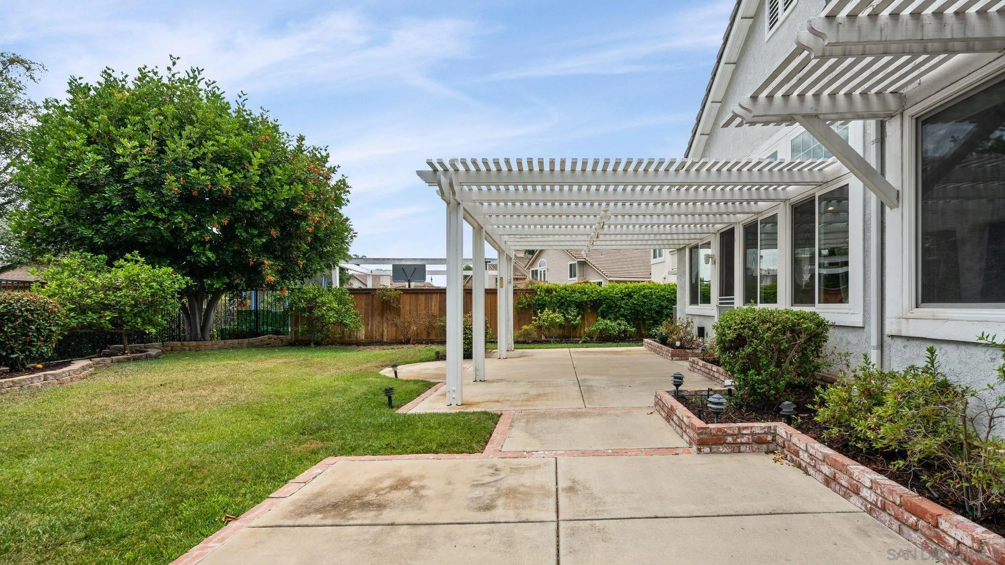 https://cdn.realtyfeed.com/cdn/127/260014573/1ea53befe4b86e72523b22dce5cb67f1.webp