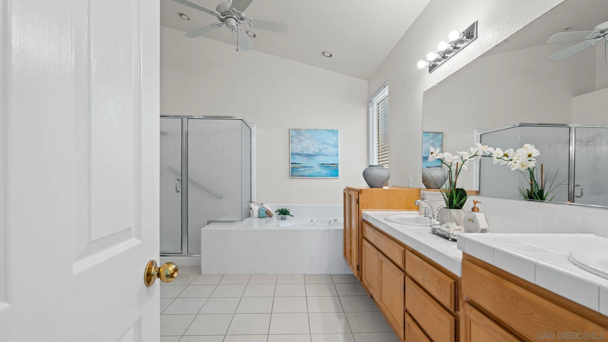 https://cdn.realtyfeed.com/cdn/127/260014573/51cd0d6dbb15890ea4e8407acfb0a55c.webp