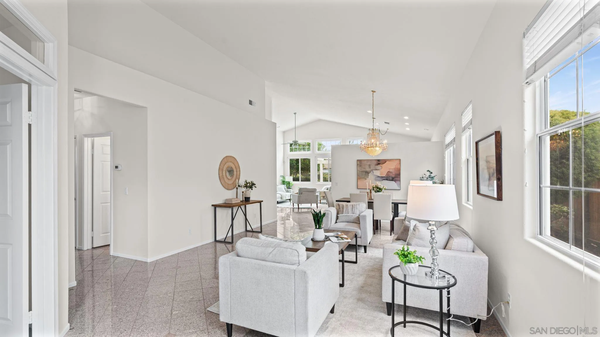 https://cdn.realtyfeed.com/cdn/127/260014573/80427ddae81587ff1effe6ed9148fab0.webp