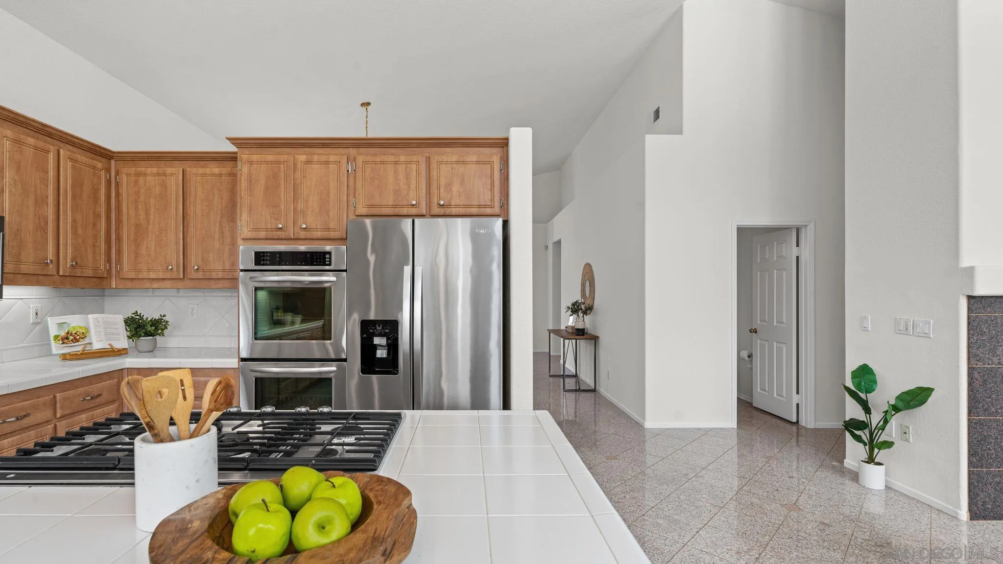 https://cdn.realtyfeed.com/cdn/127/260014573/8ff7858f184fa54fcf101e1be35905b3.webp