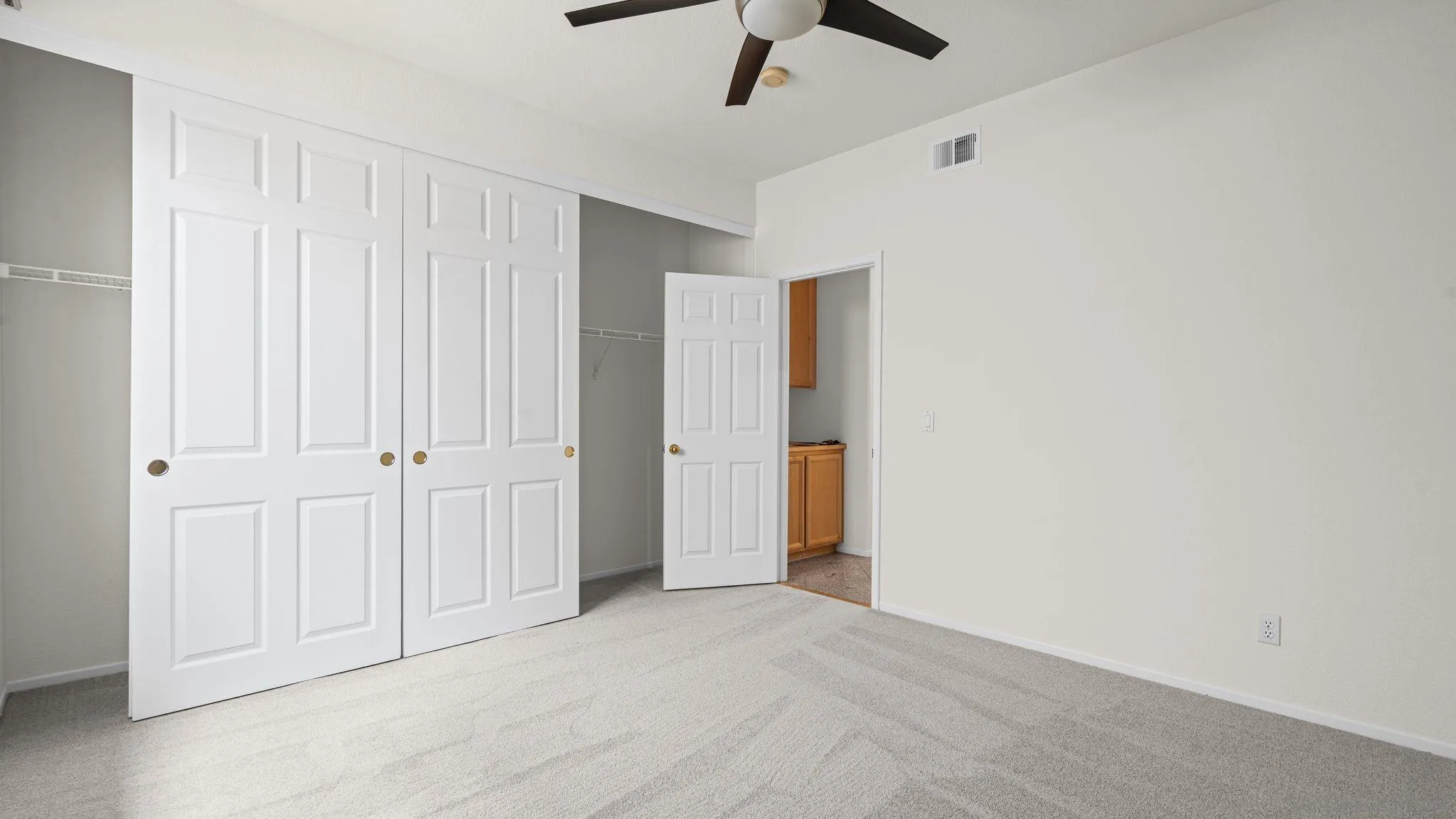 https://cdn.realtyfeed.com/cdn/127/260014573/9b755acf68b98aa3b87dd9c40dc09dc0.webp