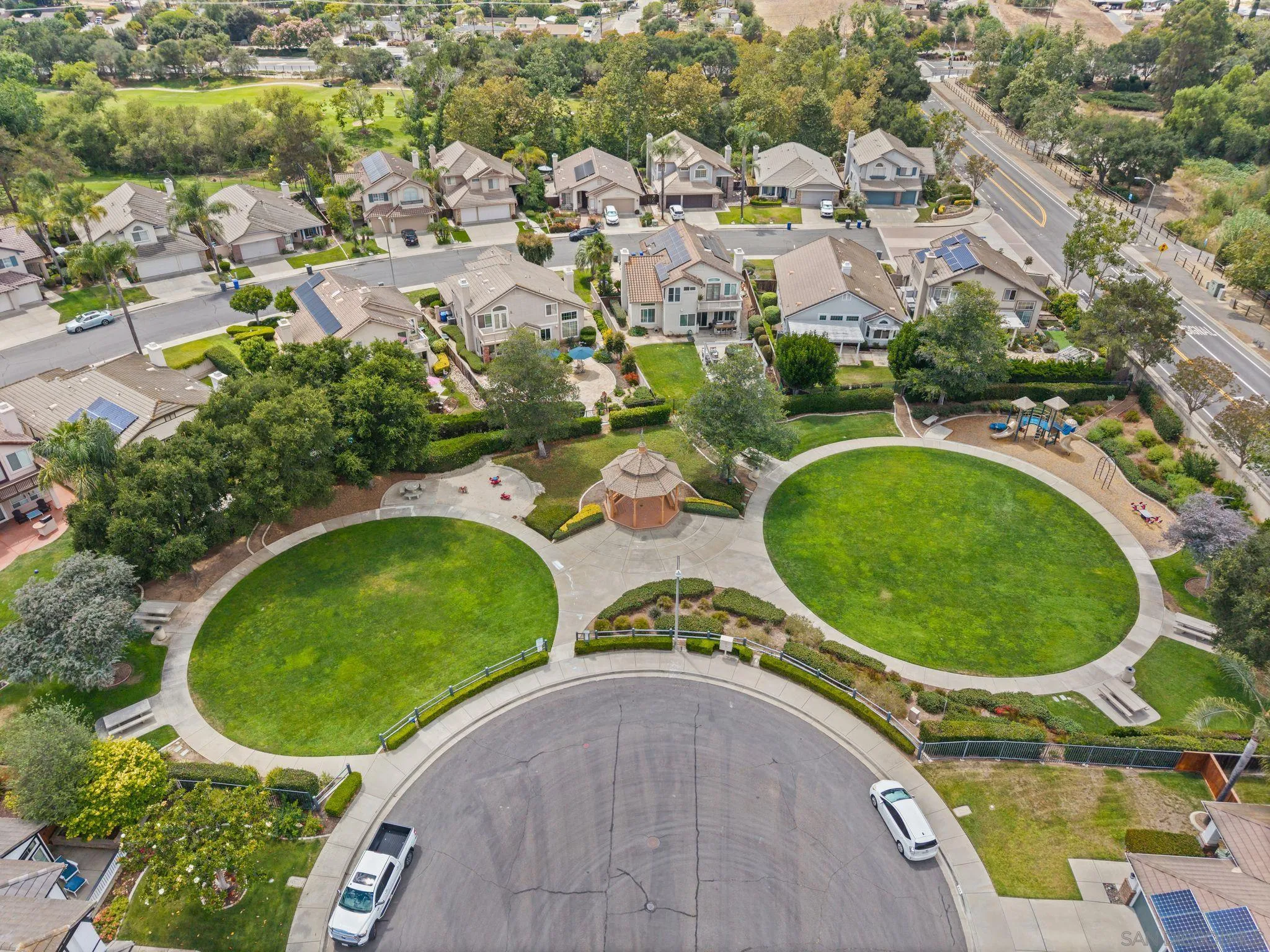 https://cdn.realtyfeed.com/cdn/127/260014573/9c412de35a8480b0199b38685303cacf.webp