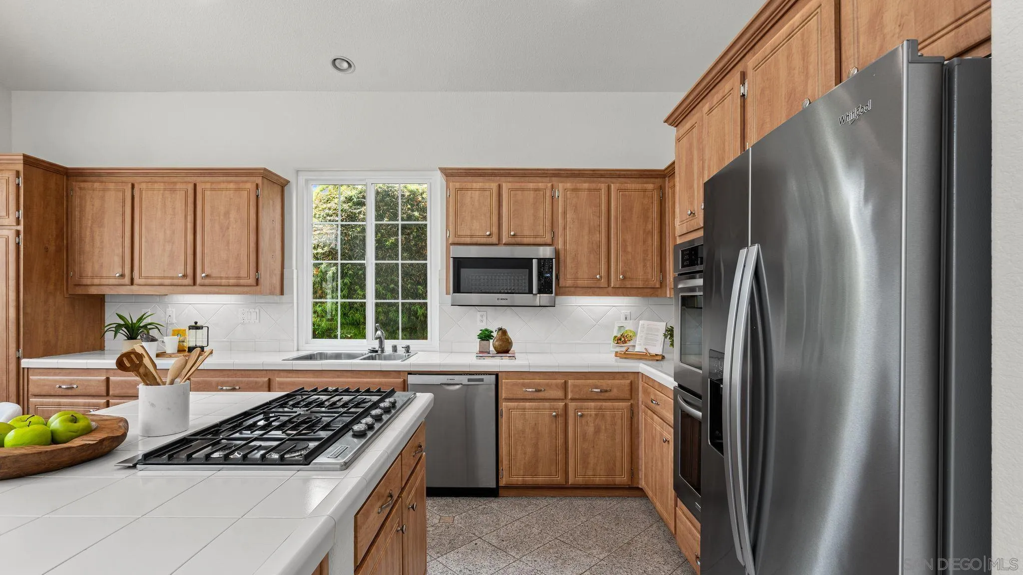 https://cdn.realtyfeed.com/cdn/127/260014573/b38f5d078639a80faf44cd956e28c75c.webp