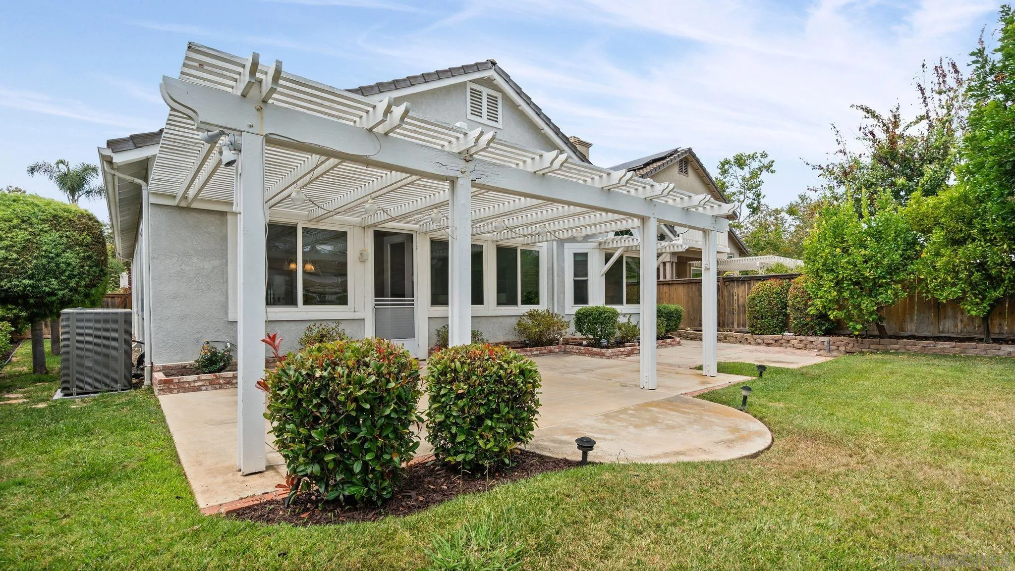 https://cdn.realtyfeed.com/cdn/127/260014573/e78b466191f3b3f84713a5ba2dd919ae.webp