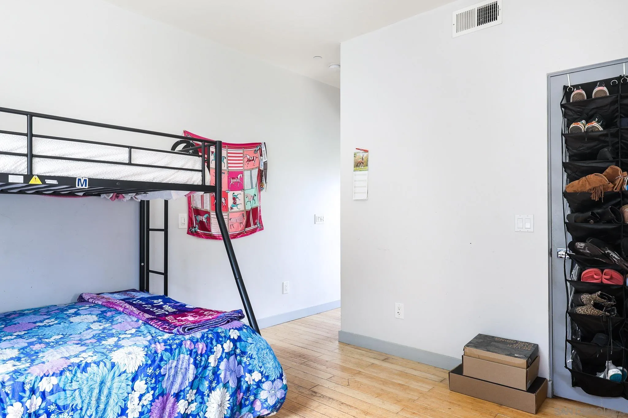 https://cdn.realtyfeed.com/cdn/127/260014575/37f2bf8b3fb0f004b0e1a7d93604986d.webp